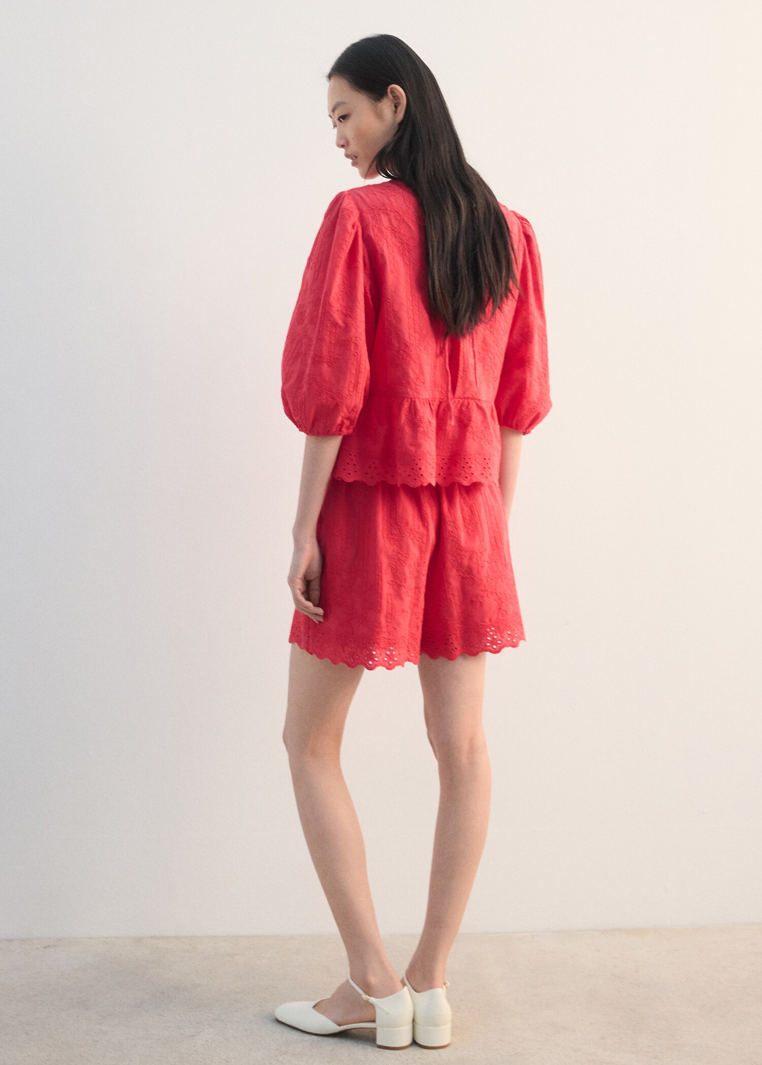 Floral embroidered shorts - Reverse of the article