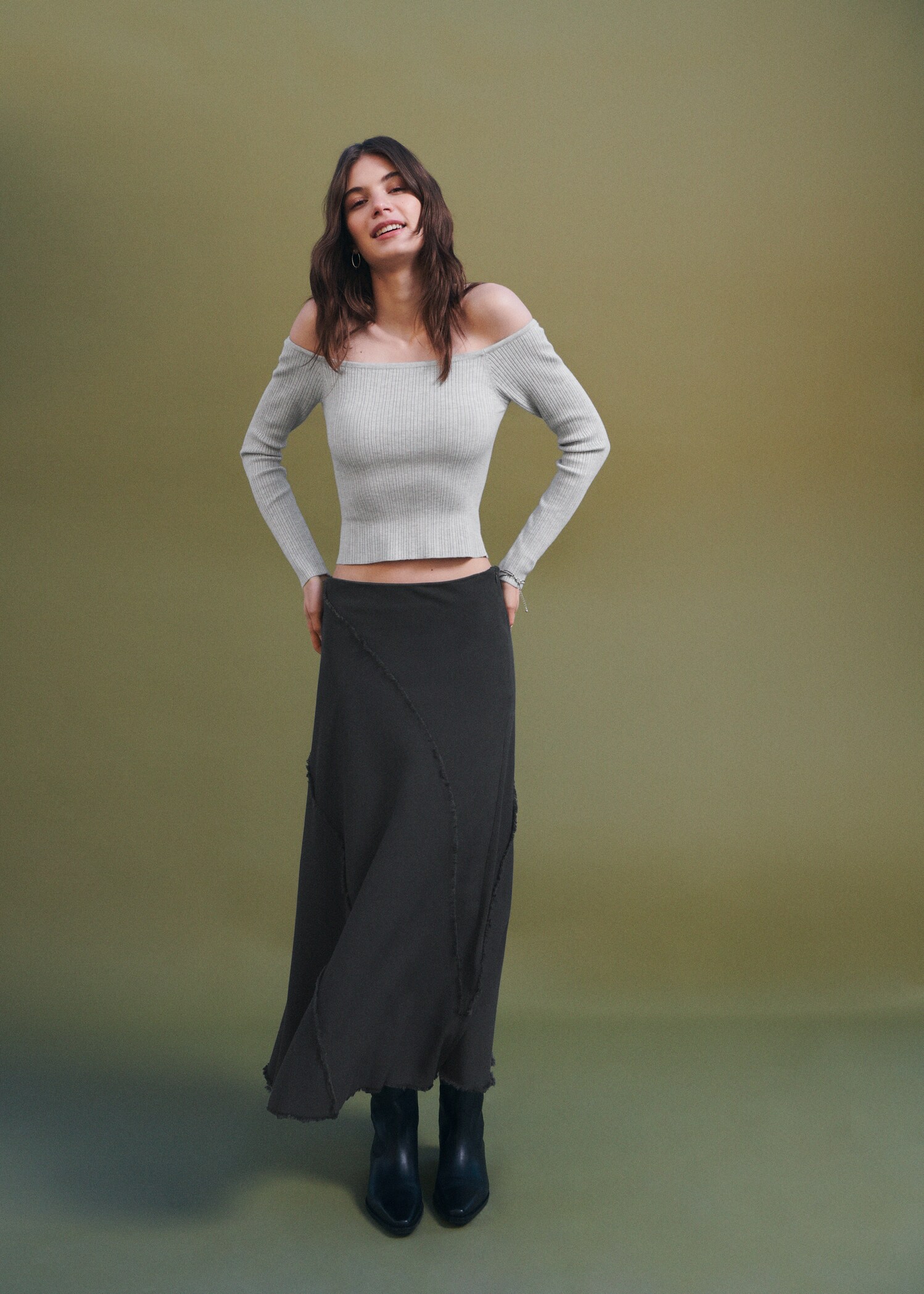 Long skirt with distressed details - Details of the article 6