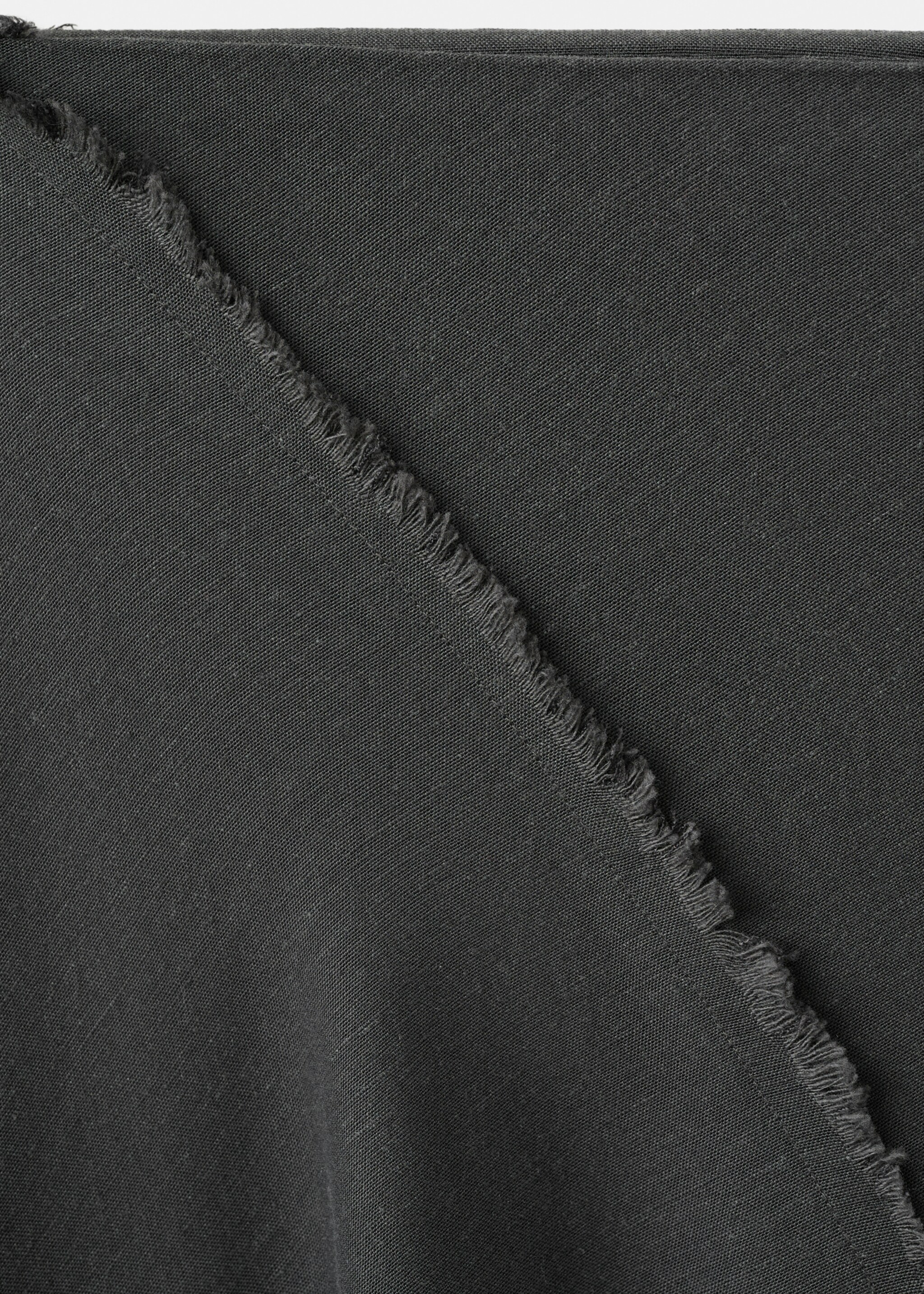Skirt dust - Details of the article 8, Charcoal. Ref: 27074050-00.