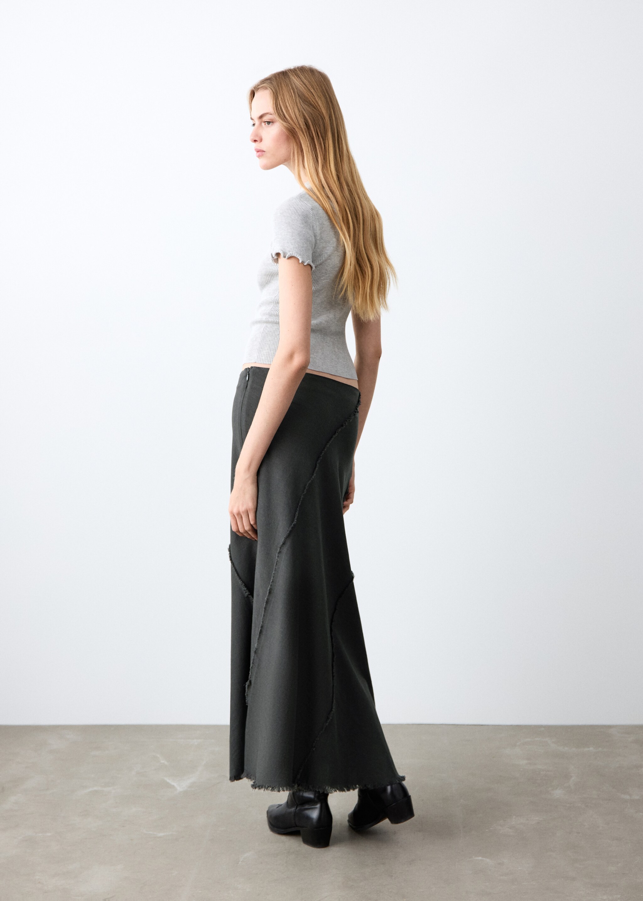 Skirt dust - Reverse of the article, Charcoal. Ref: 27074050-00.