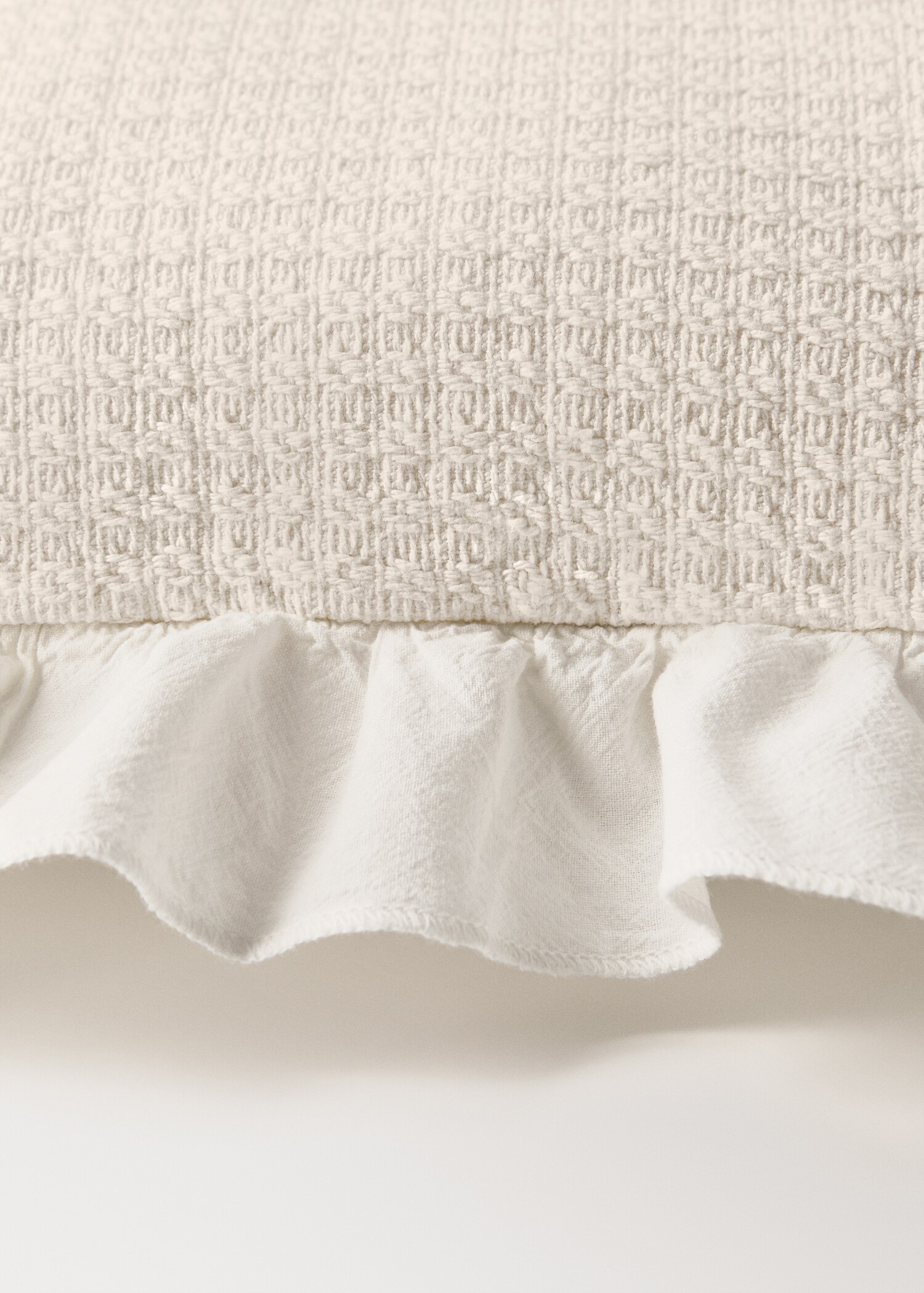 Mini cot cushion cover cotton jacquard ruffle 30x40 cm - Details of the article 3