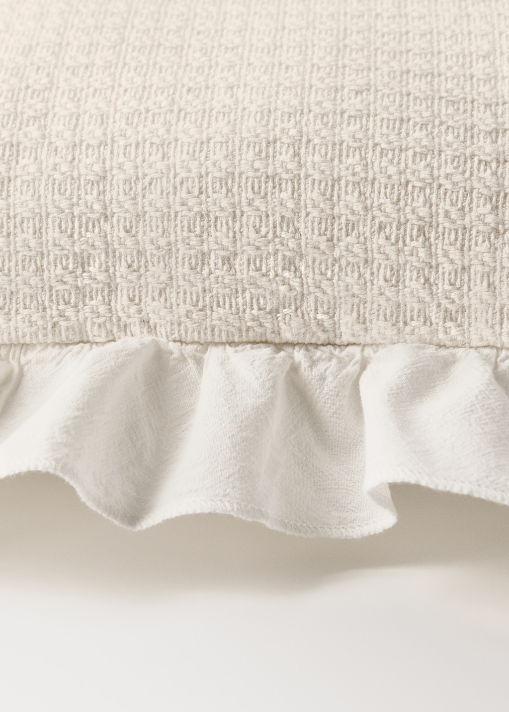 Cotton jacquard bed cushion cover with ruffle 30x40 cm