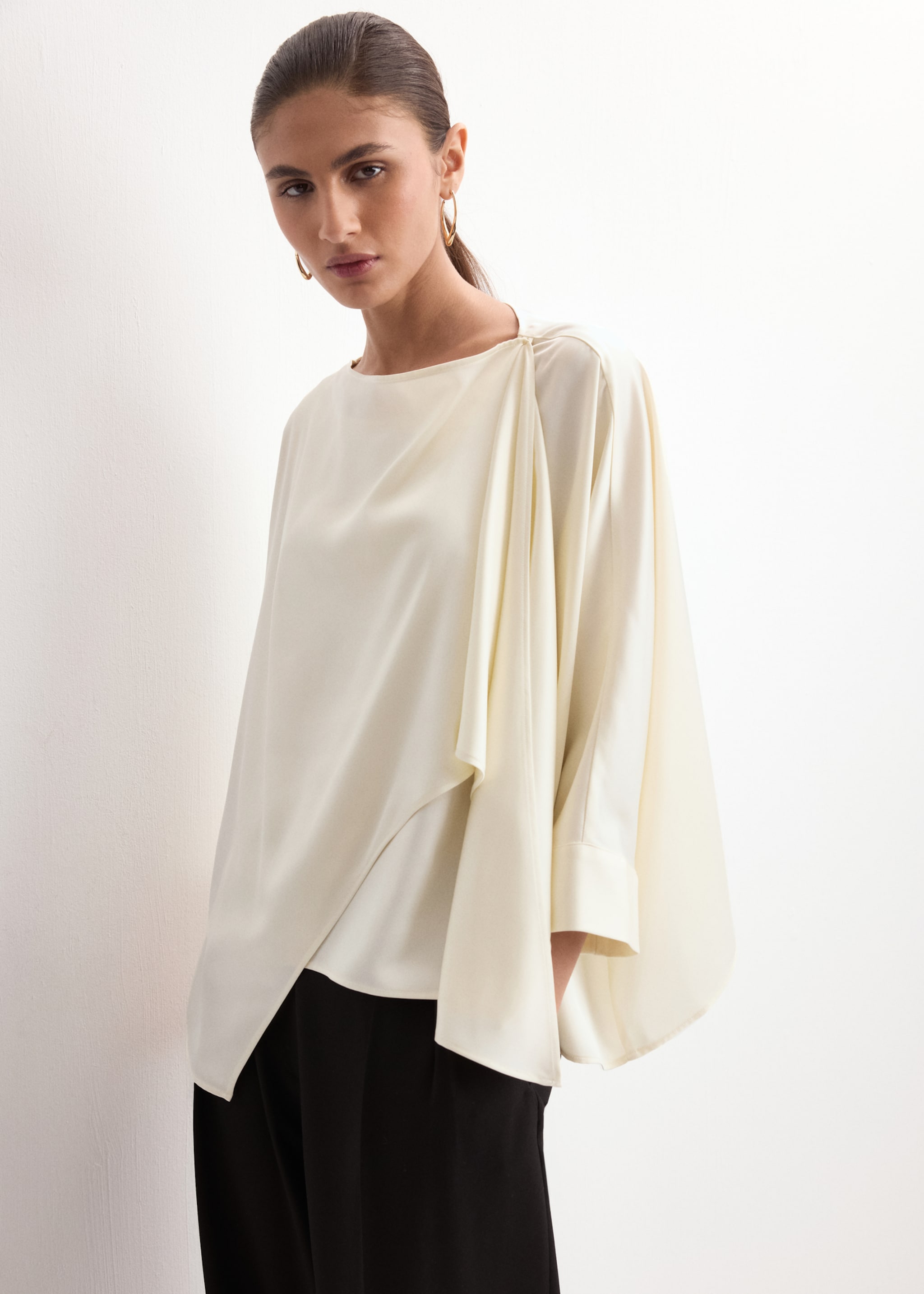 Ruched satin blouse - Medium plane, Ecru. Ref: 27074075-00.