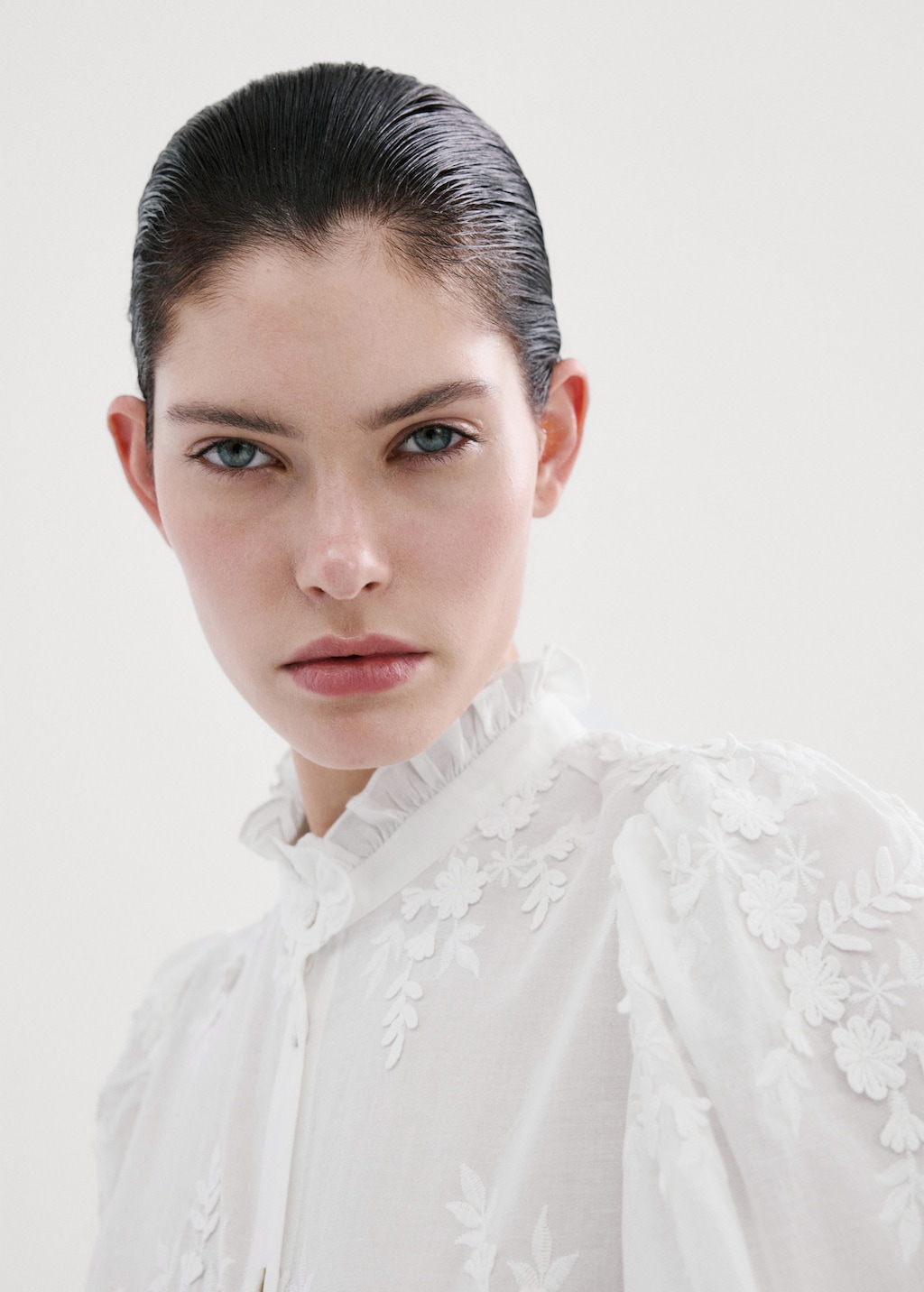Floral embroidery blouse - image 5