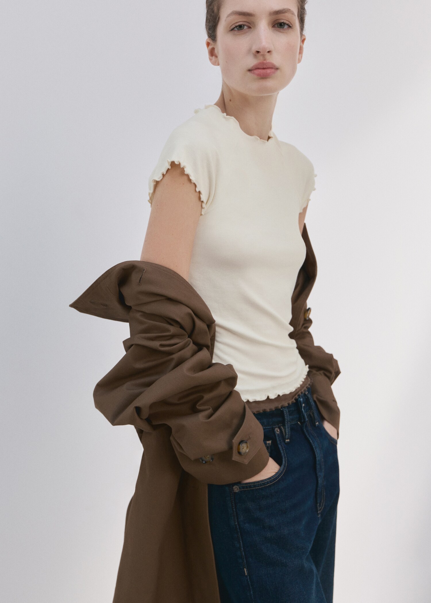 Комбинированная футболка - Средний план