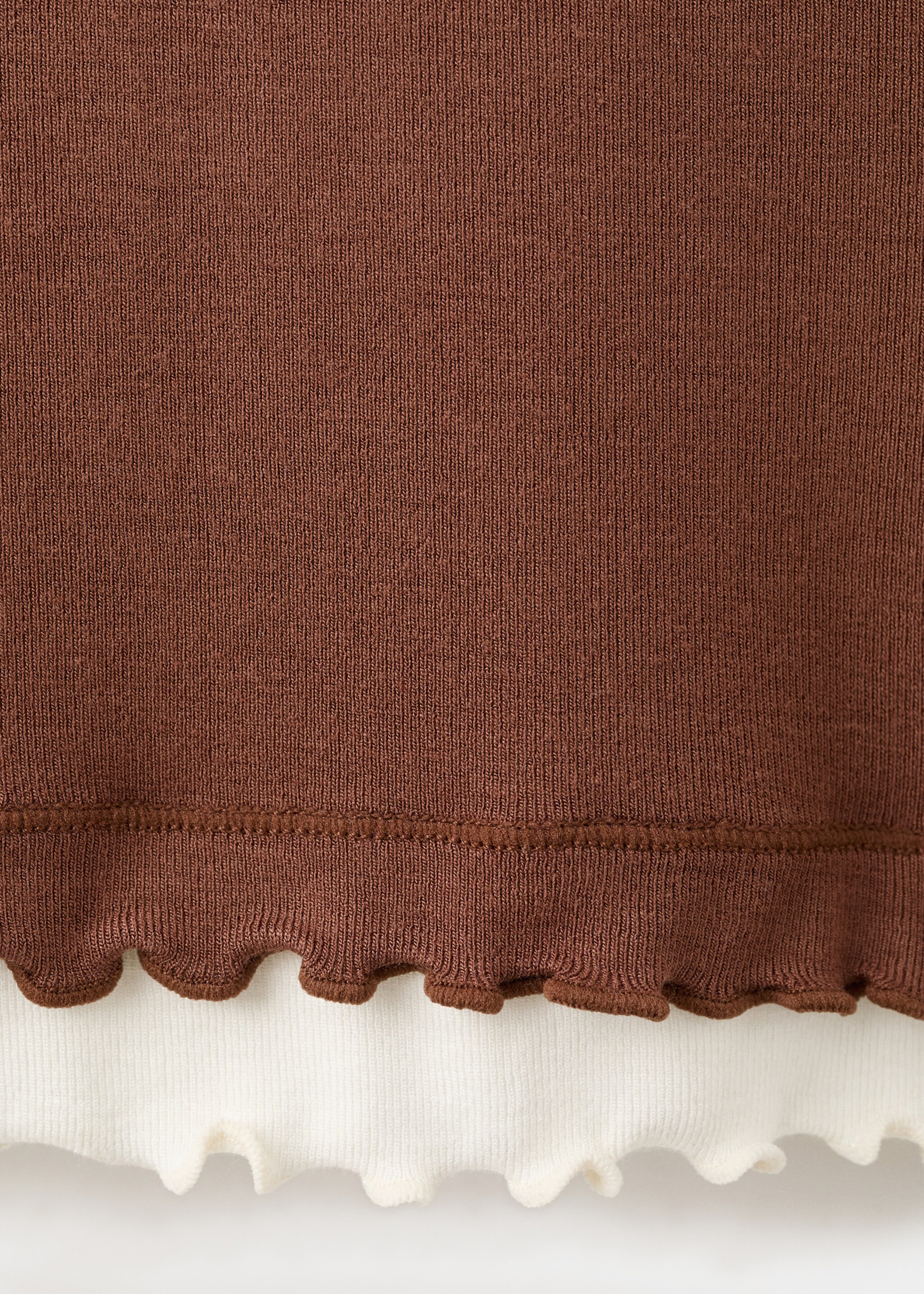 Contrasting T-shirt - Details of the article 0, Brown. Ref: 27074079-00.