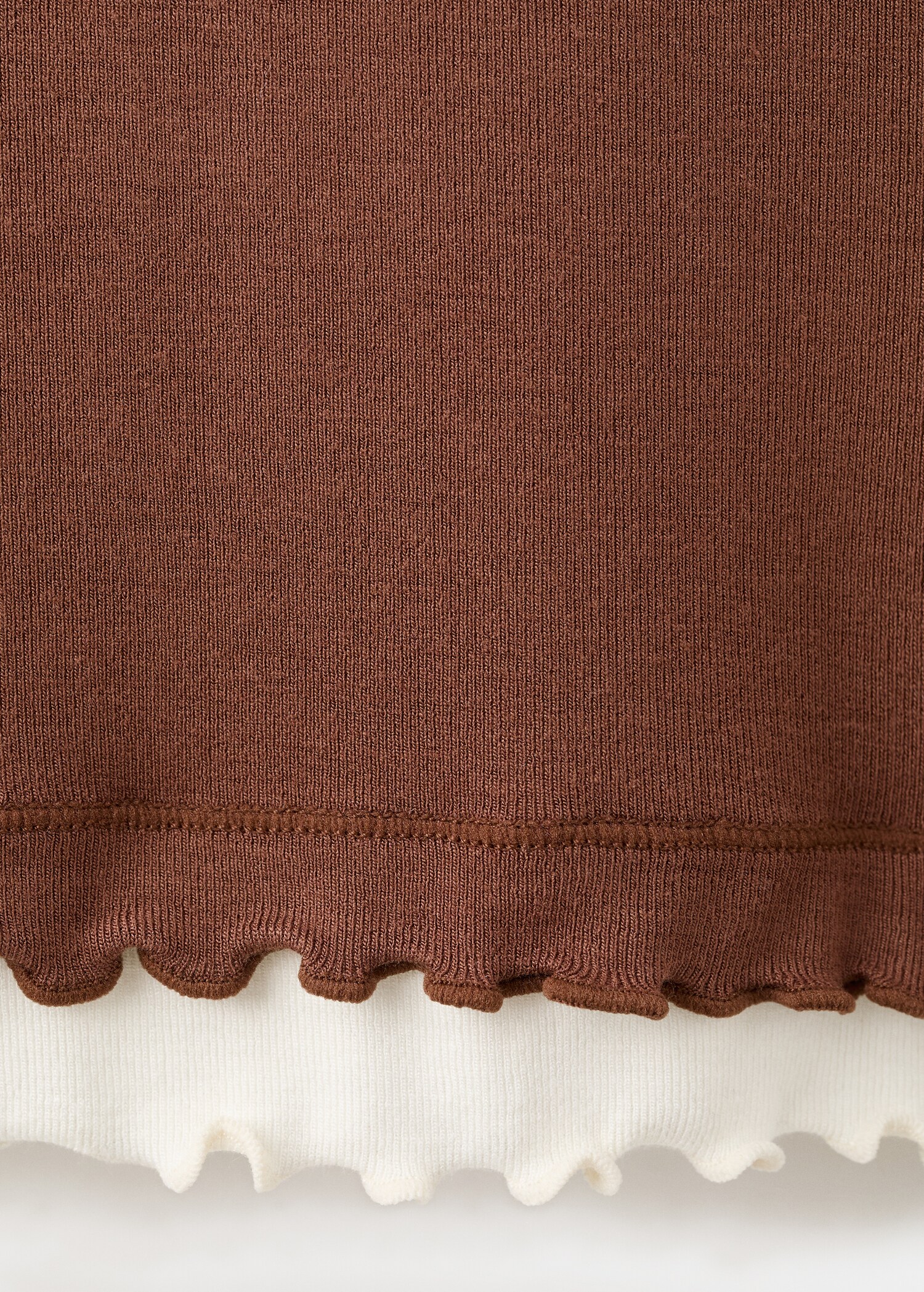 Contrasting T-shirt - Details of the article 0
