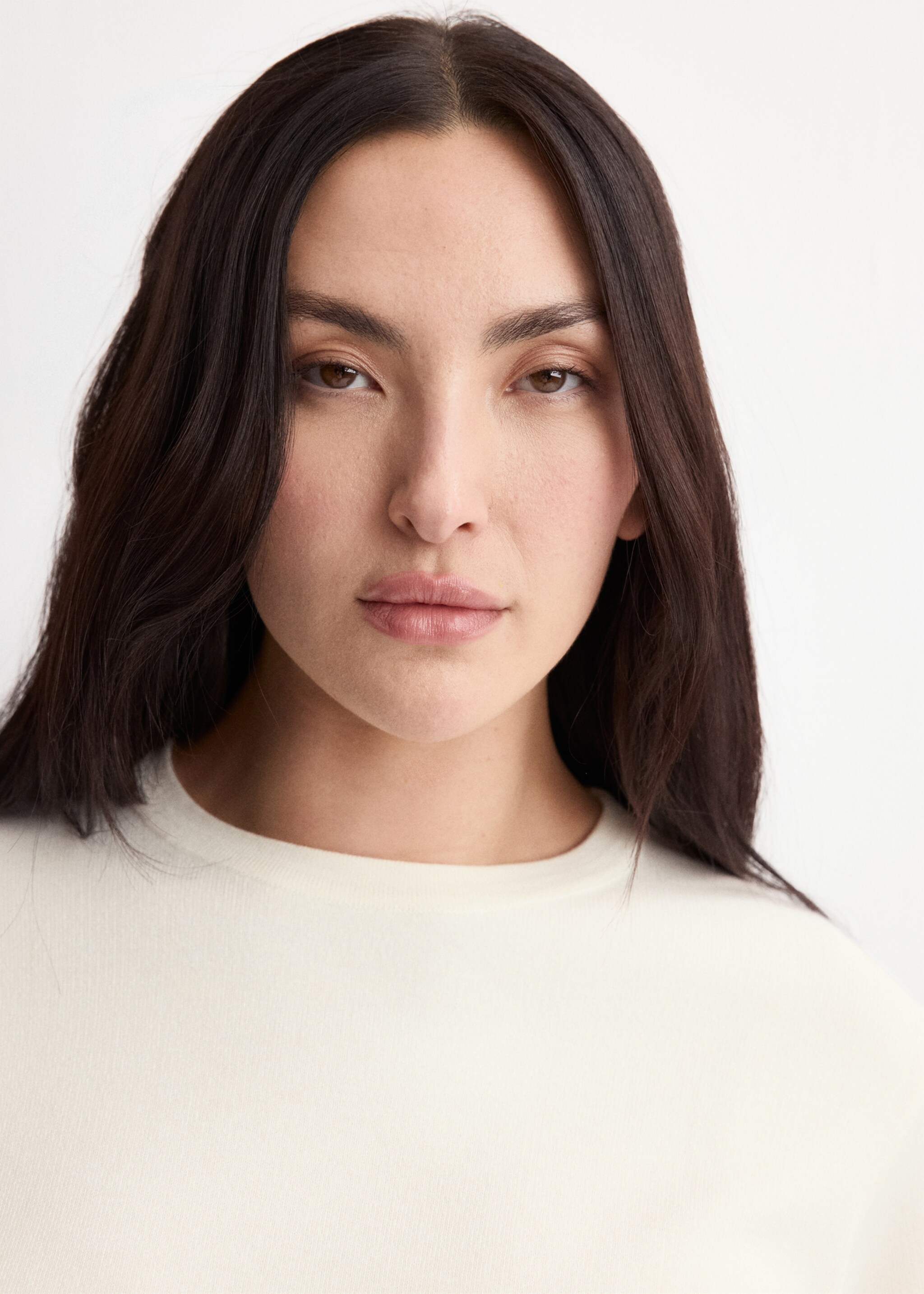 Buttoned cuffs sweater - Details of the article 4, Ecru. Ref: 27074084-00.