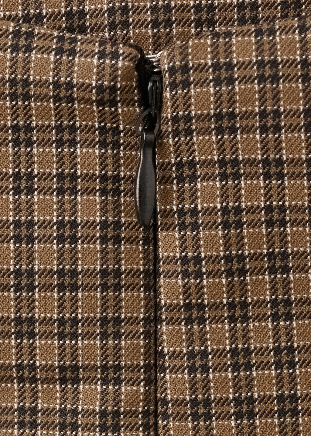 Houndstooth short skirt - image 4