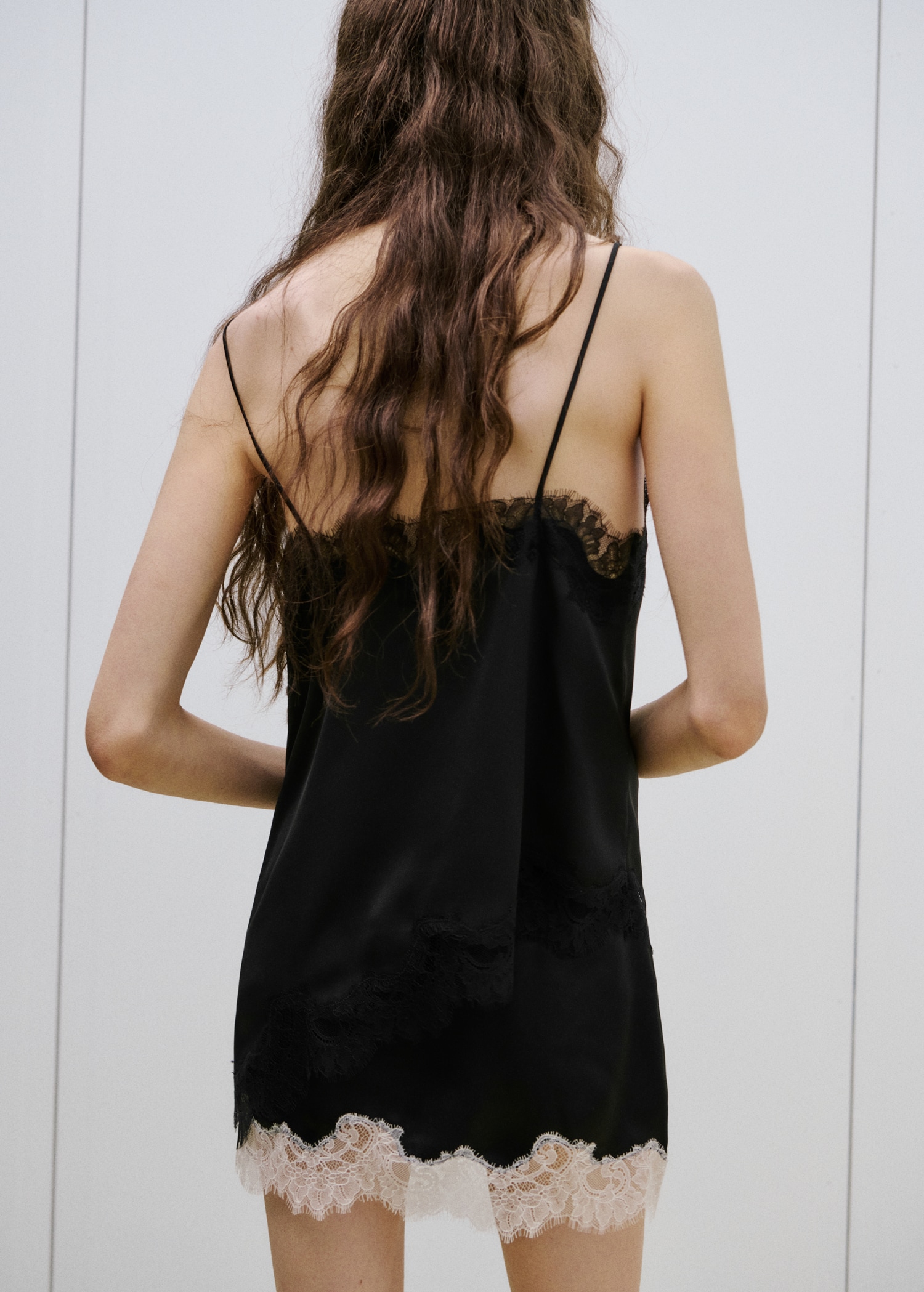 Lace top - Reverse of the article