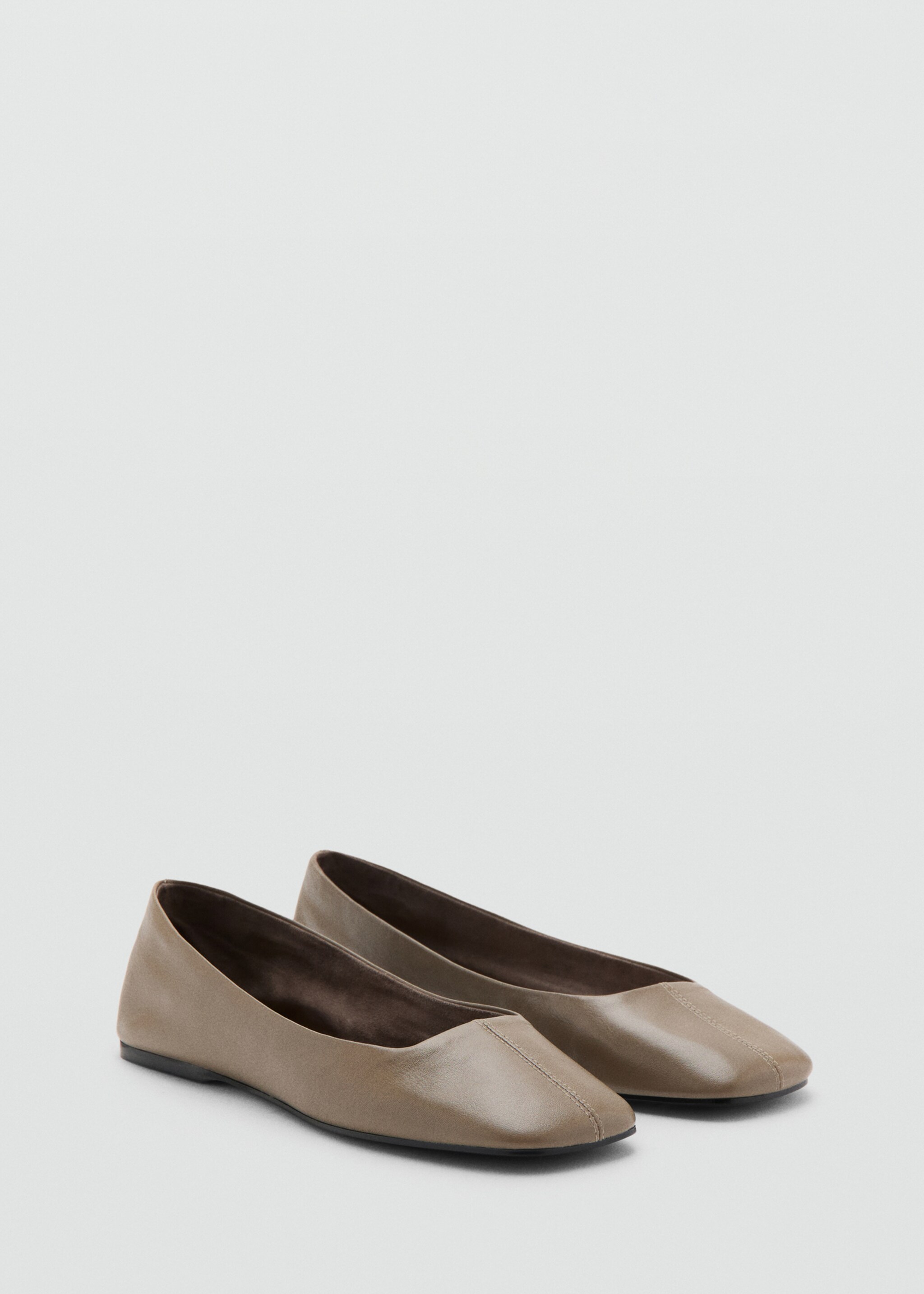 Leather flat shoes - Medium plane, Light/Pastel Brown. Ref: 27074092-00.
