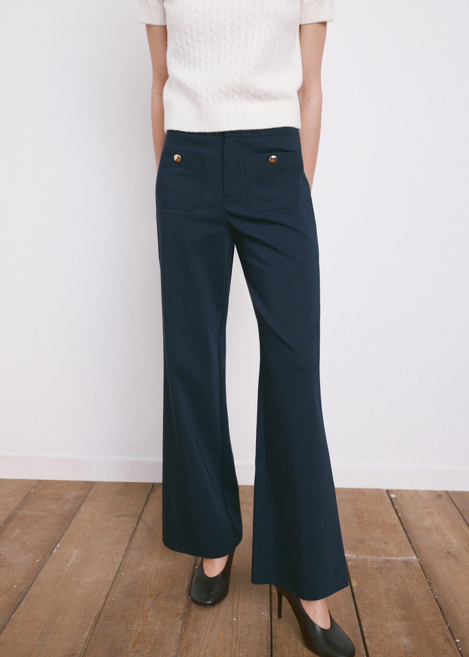 Straight trousers with jewel buttons - Medium plane