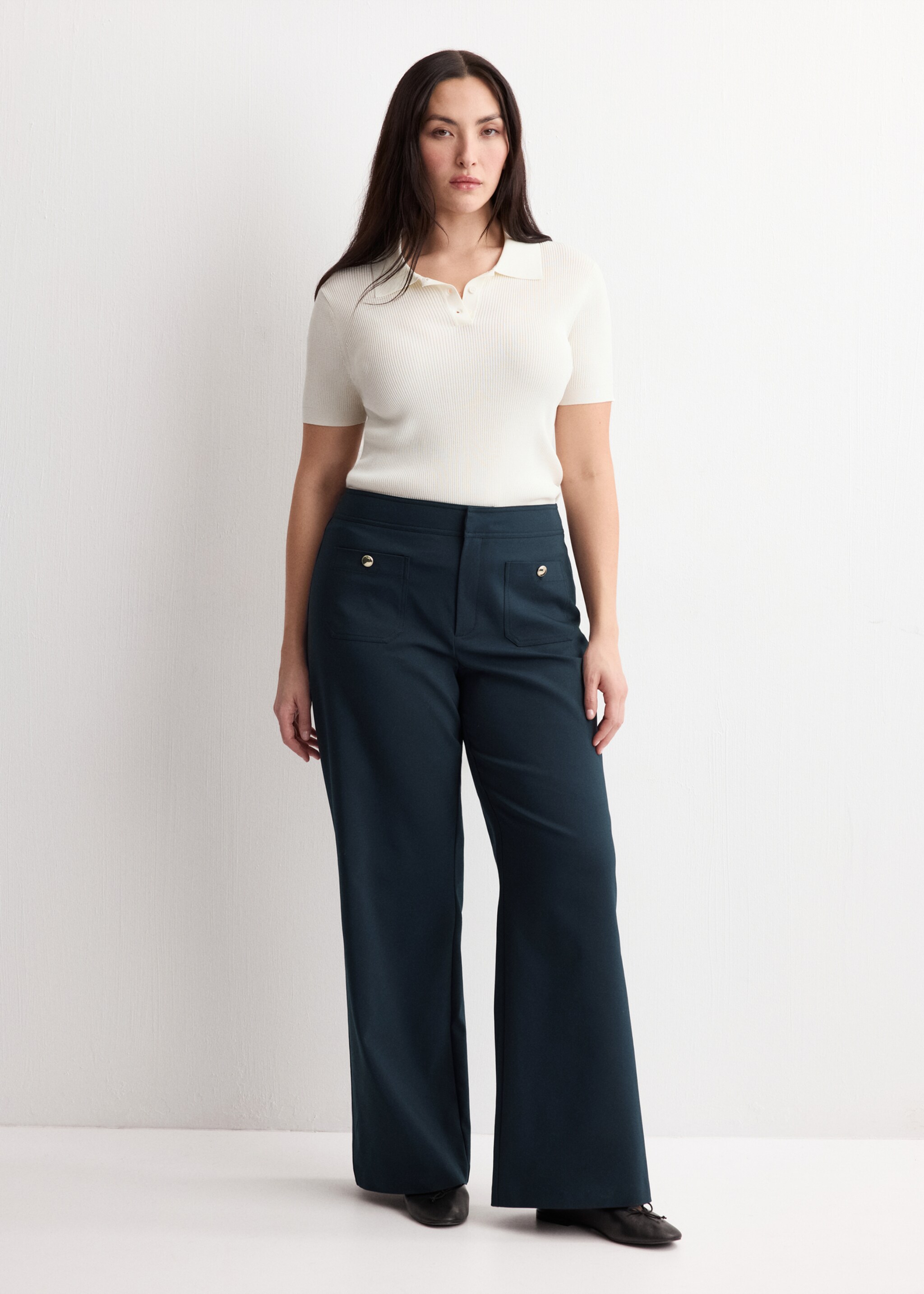 Straight trousers with jewel buttons - Details of the article 3, Navy. Ref: 27074094-00.