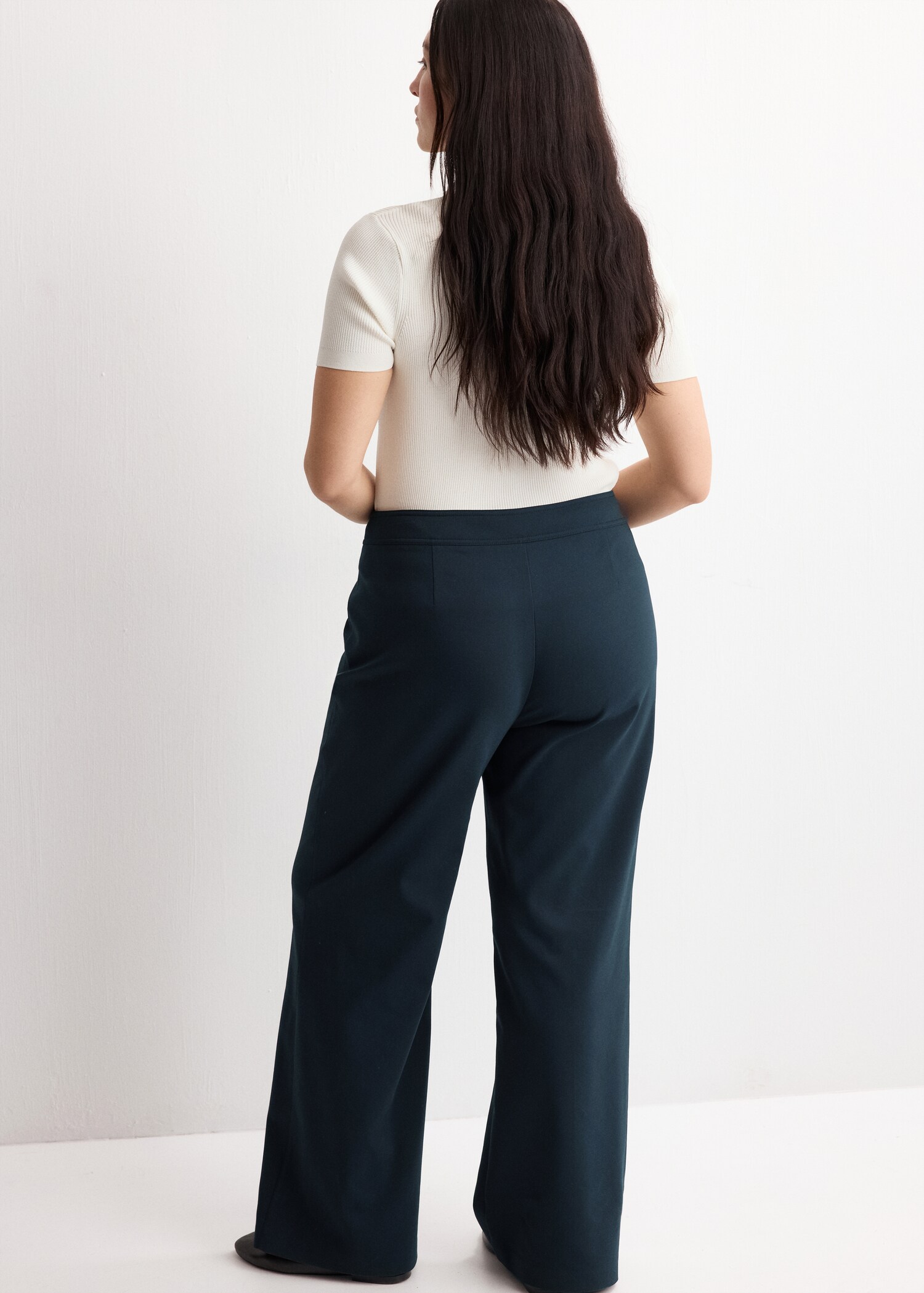 Straight trousers with jewel buttons - Details of the article 4