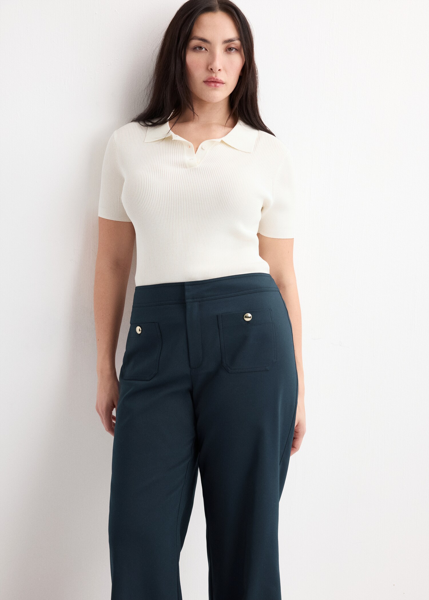 Straight trousers with jewel buttons - Details of the article 5