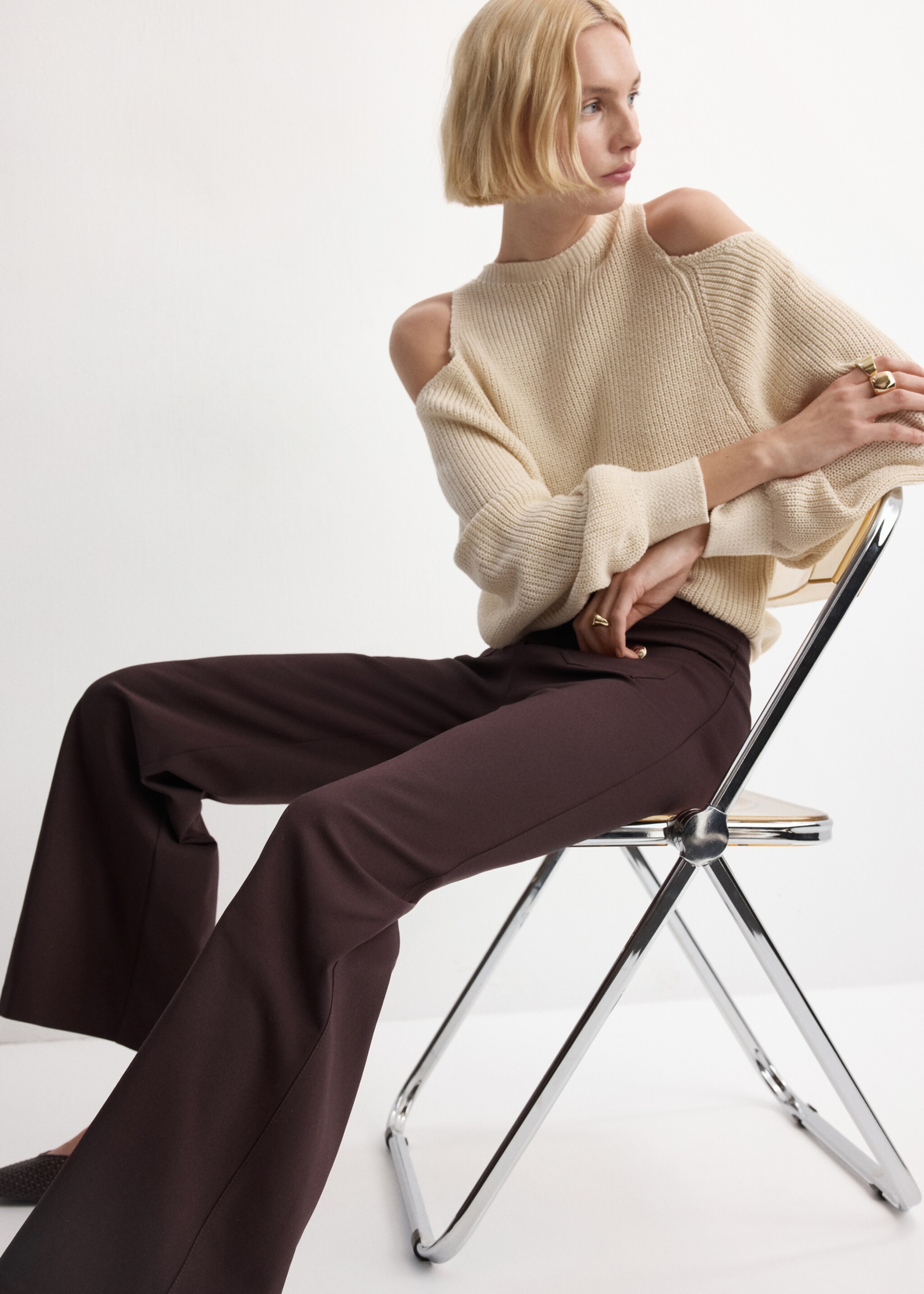 Pantalon droit boutons bijou - Détail de l'article 2, Lie de vin. Ref: 27074094-00.