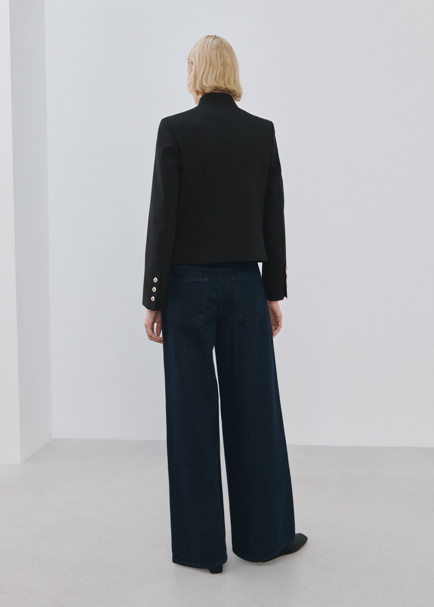 Jacket with jewel-button strip collar - Reverse of the article