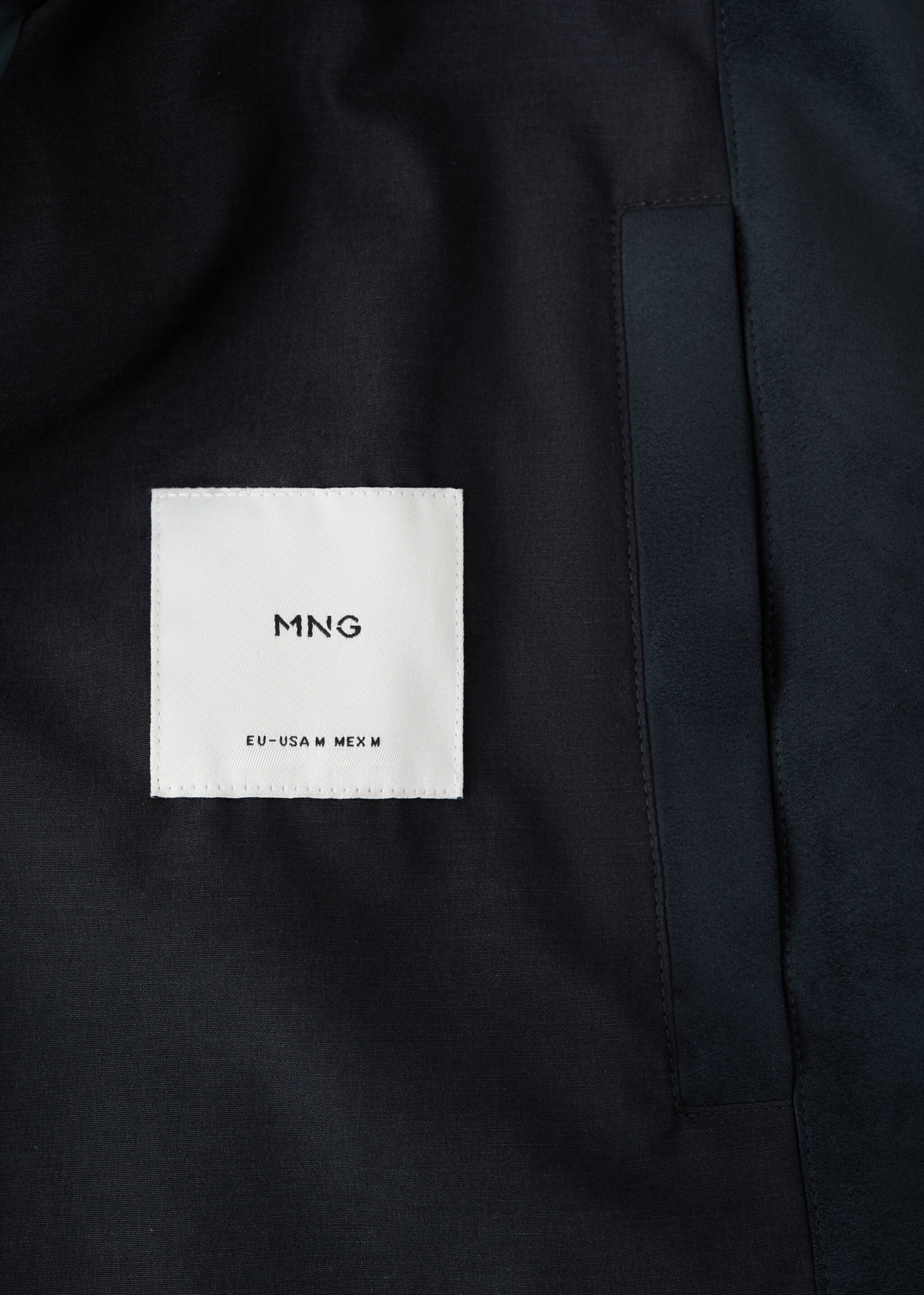 سترة بومبر بتأثير الجلد المدبوغ - تفاصيل المنتج 0, أزرق غامق. Ref: 27074404-00.