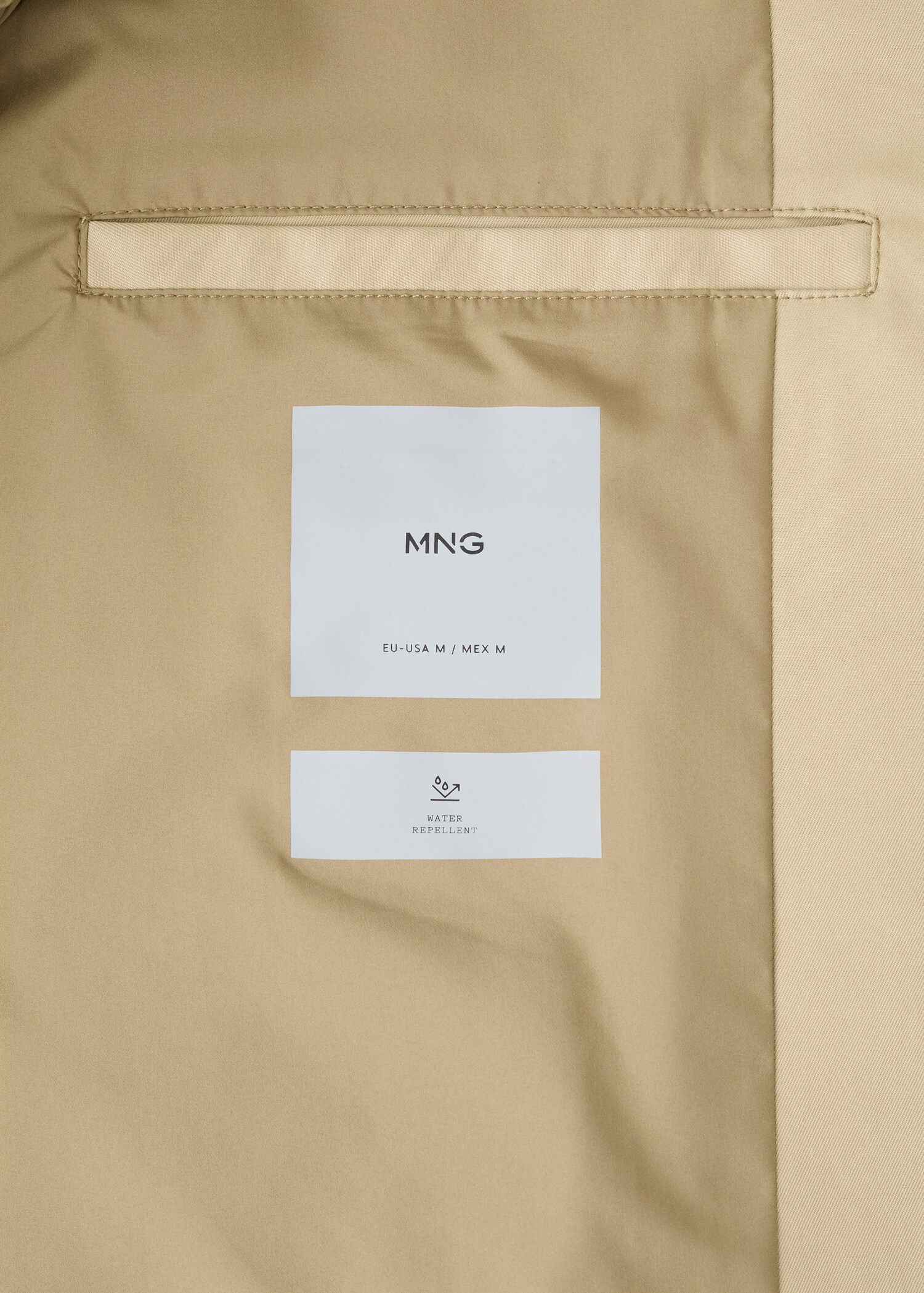 Water-repellent raincoat - Details of the article 0