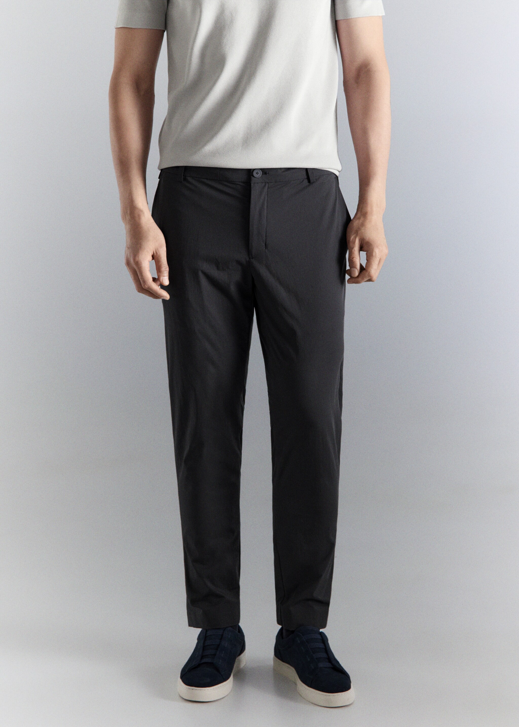 Slim-fit water-repellent trousers - Medium plane, Dark Heather Grey. Ref: 27074407-00.