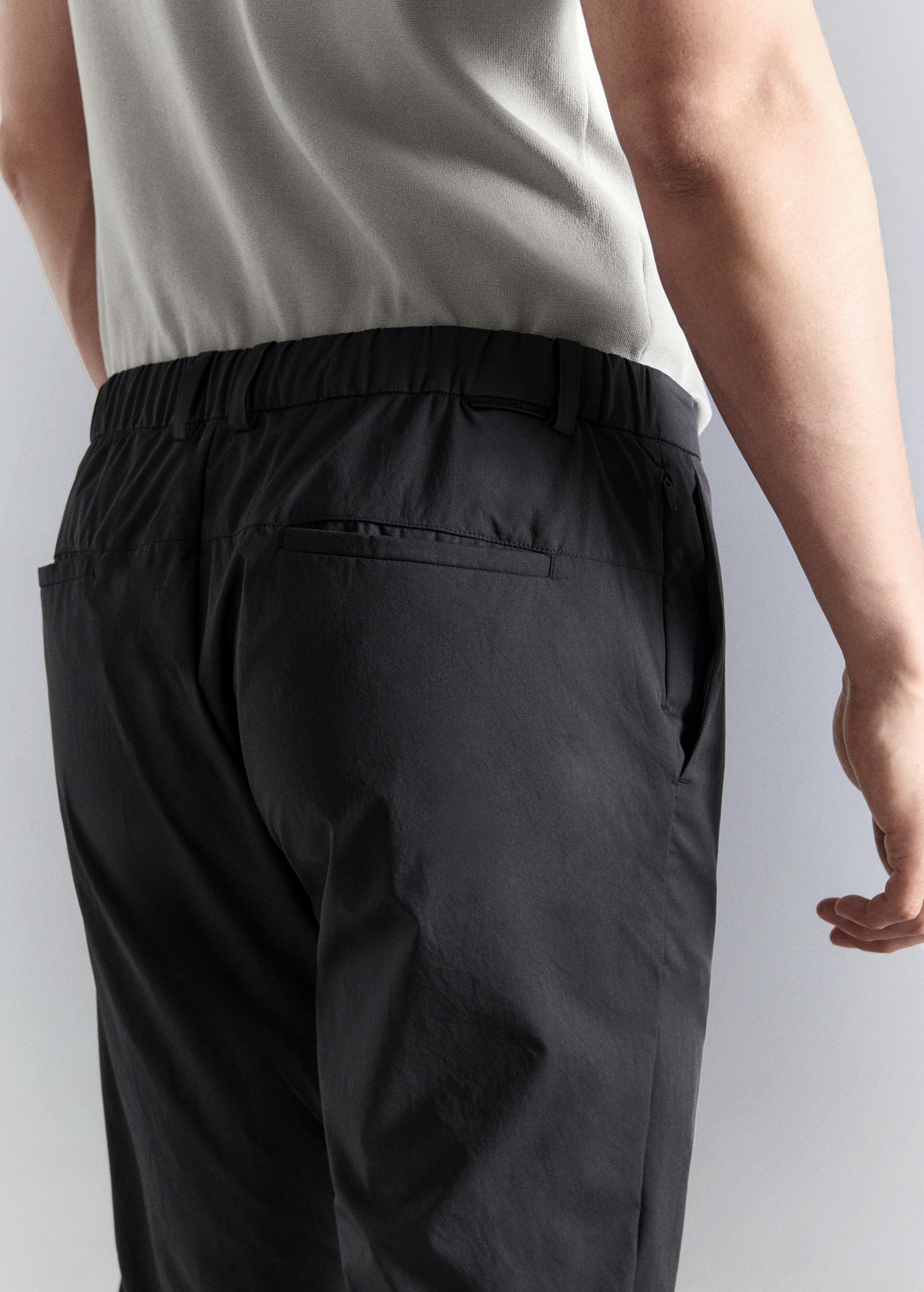 Slim-fit water-repellent trousers - Details of the article 6