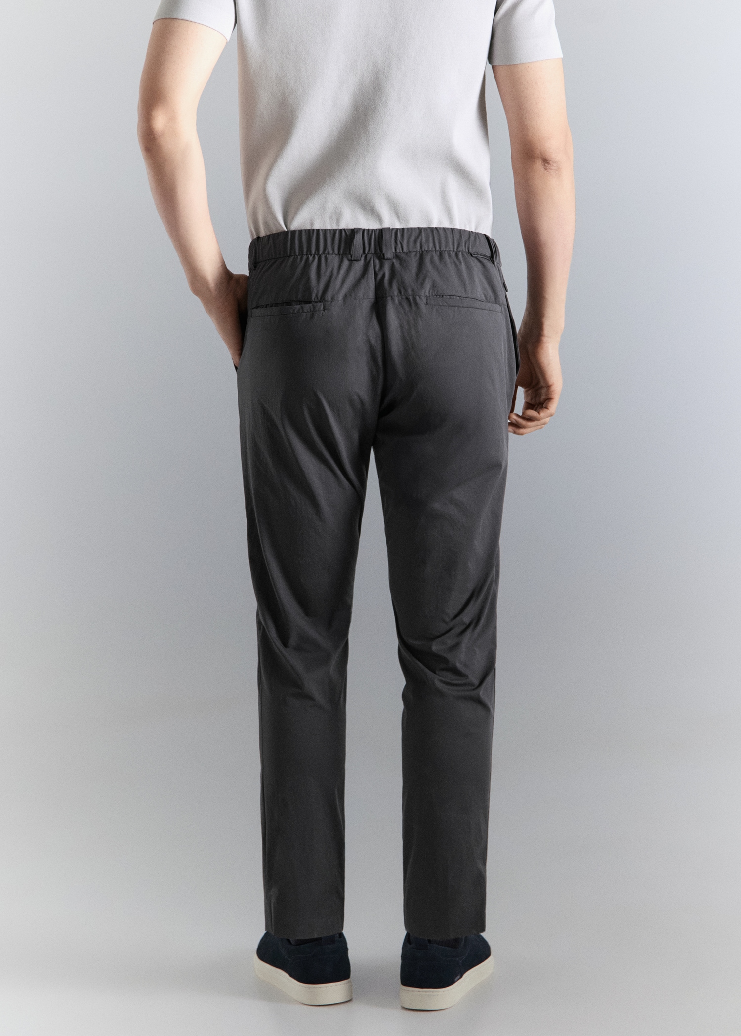 Slim-fit water-repellent trousers - Reverse of the article