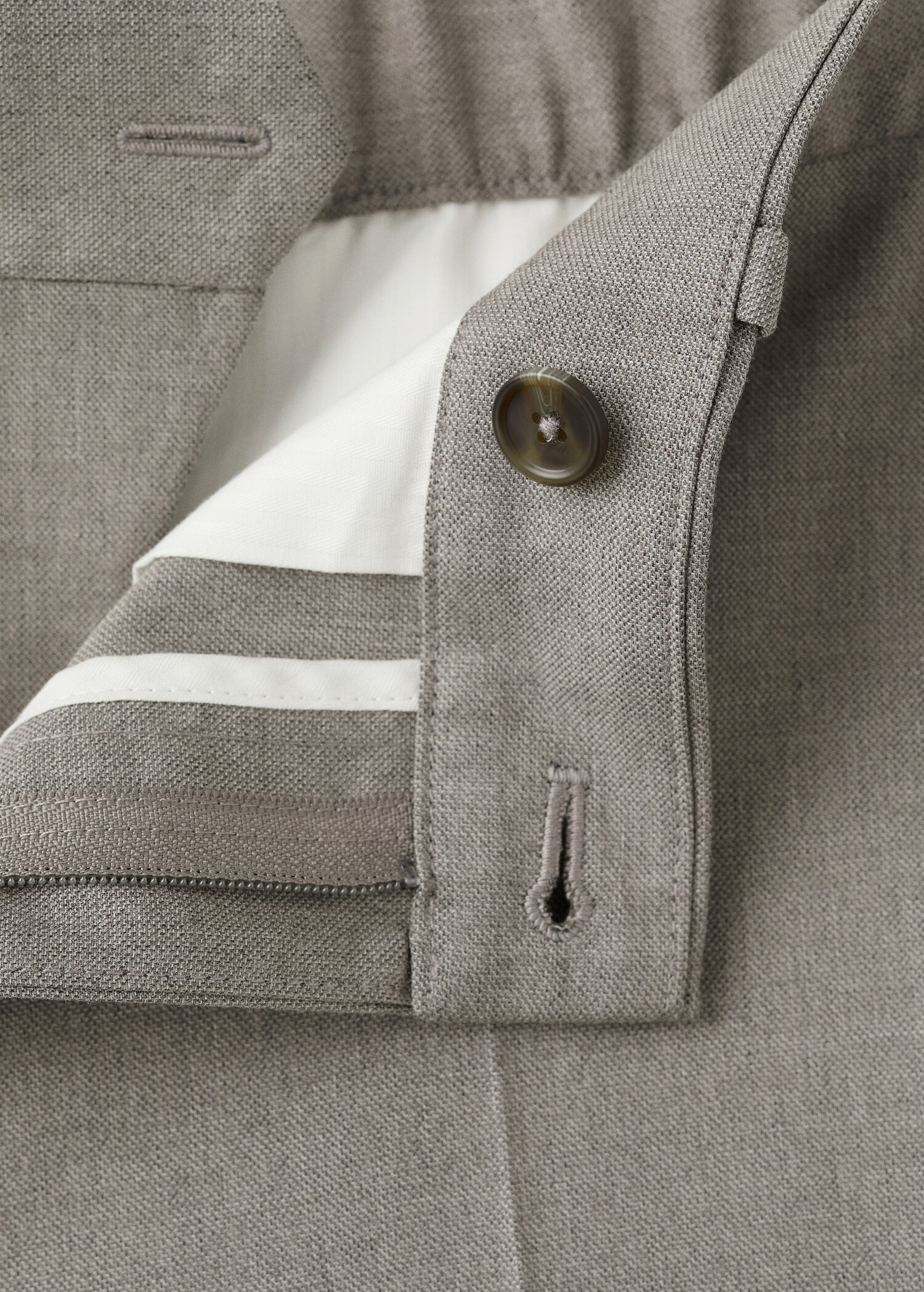 Slim-fit trousers with elastic waist - Details of the article 0