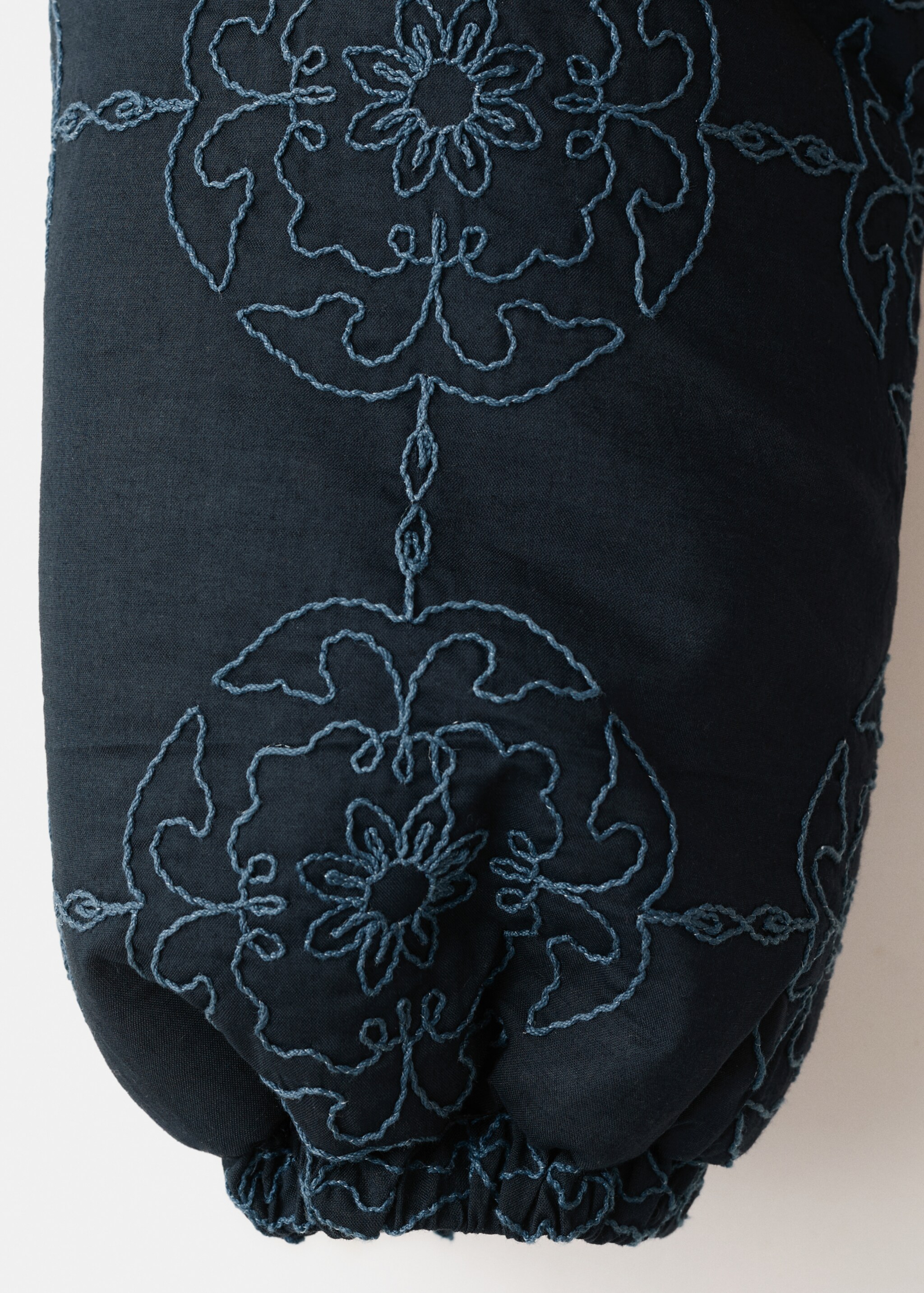 Quilted jacket with embroidered details - Details of the article 0, Navy. Ref: 27074416-00.