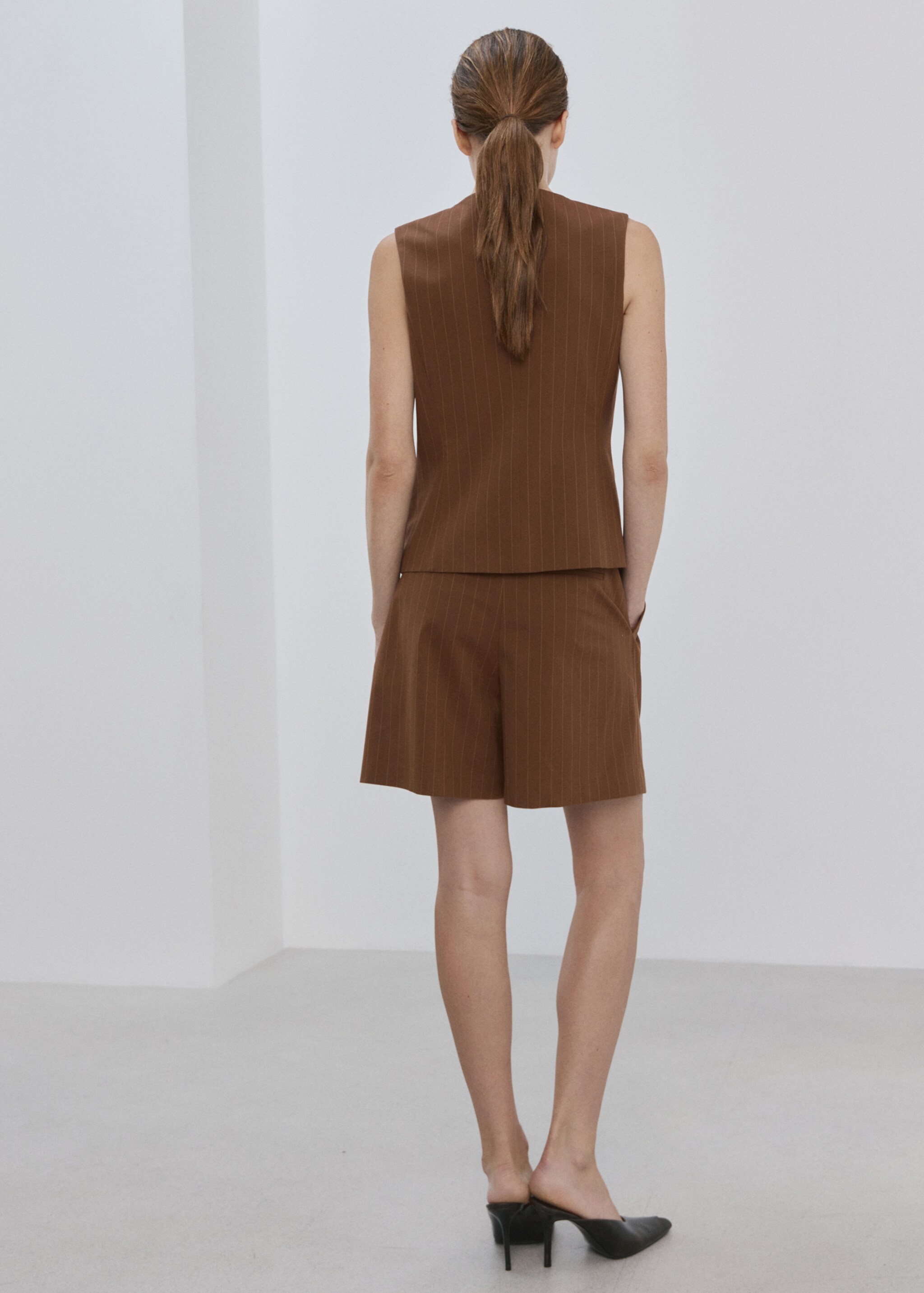 Pinstriped suit waistcoat - Reverse of the article, Caramel. Ref: 27074429-00.