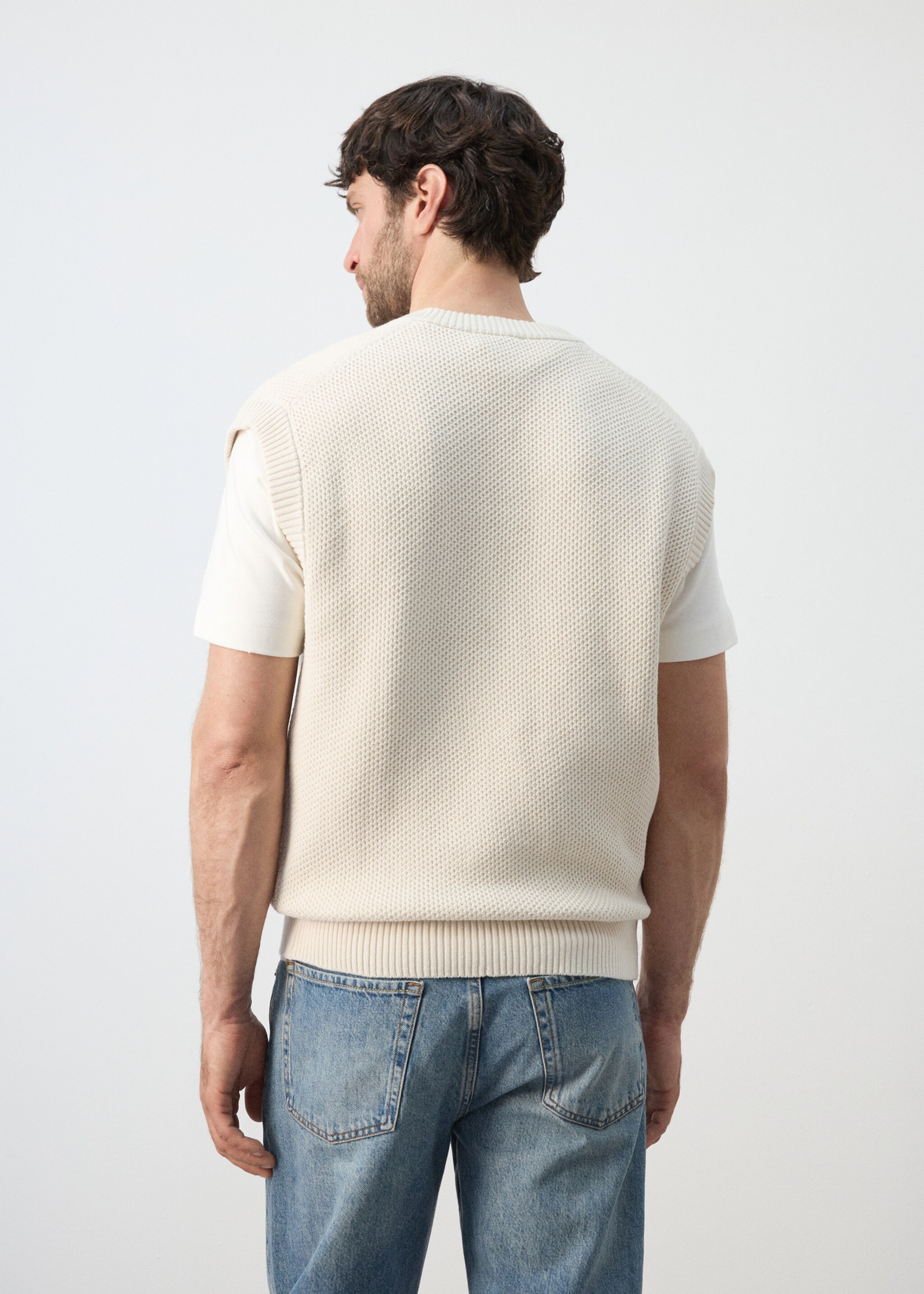 Mikro yapılı triko yelek - Ürünün arkası, Ekrü. Ref: 27074431-00.