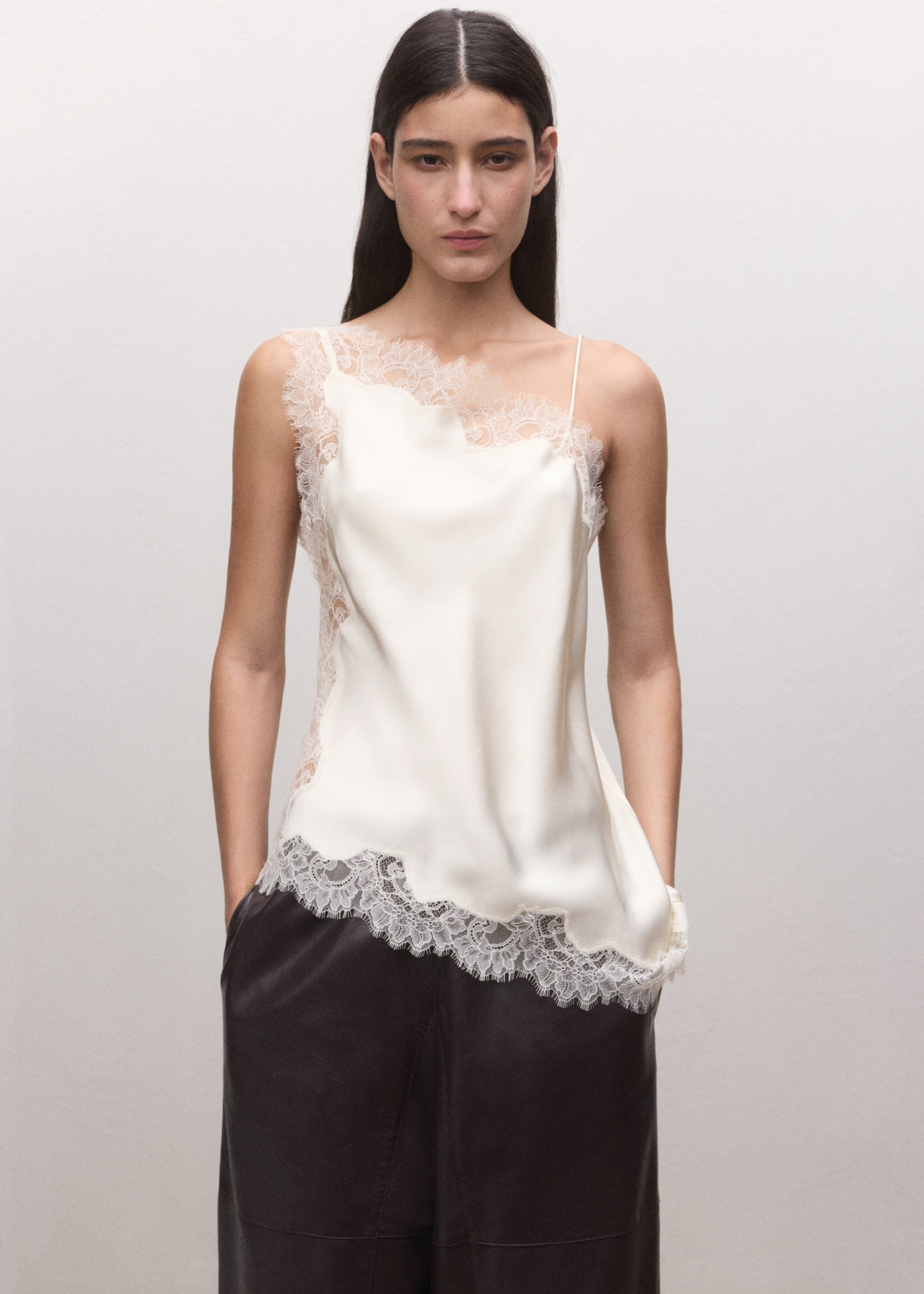 Asymmetric satin lace top - Medium plane, Ecru. Ref: 27074446-00.