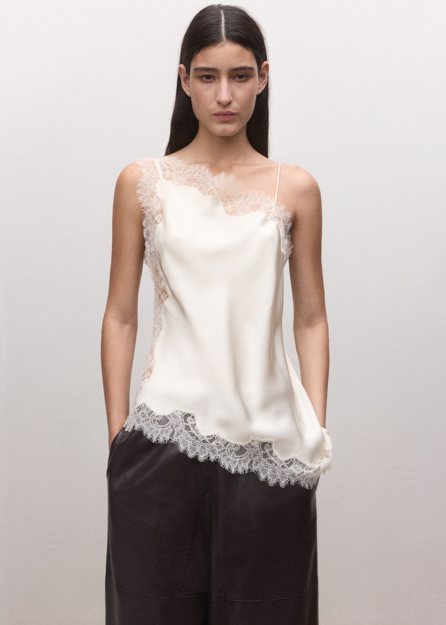 Asymmetric satin lace top - Medium plane