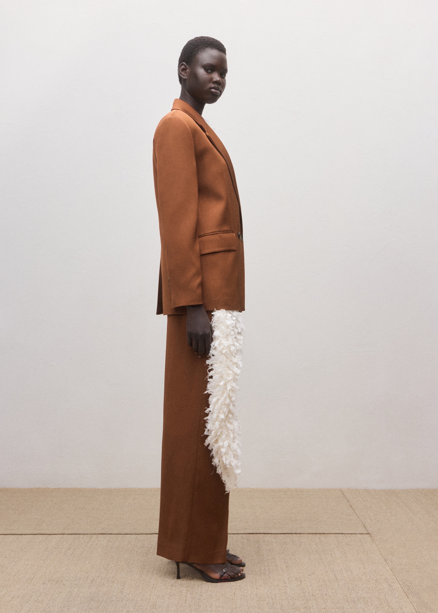 Double-breasted suit jacket - Details of the article 2