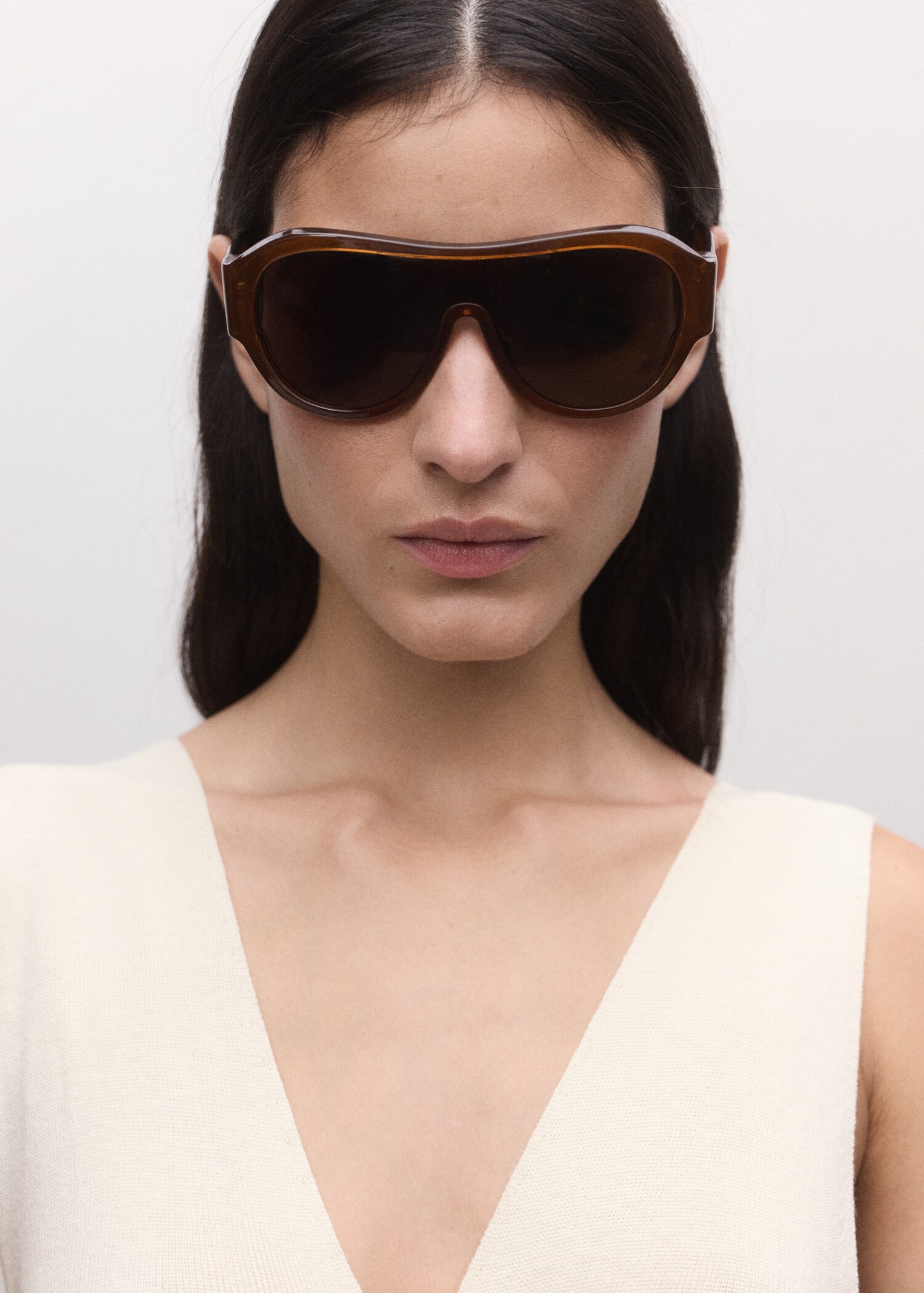 Wool V-neck top with knot detail - Details of the article 1