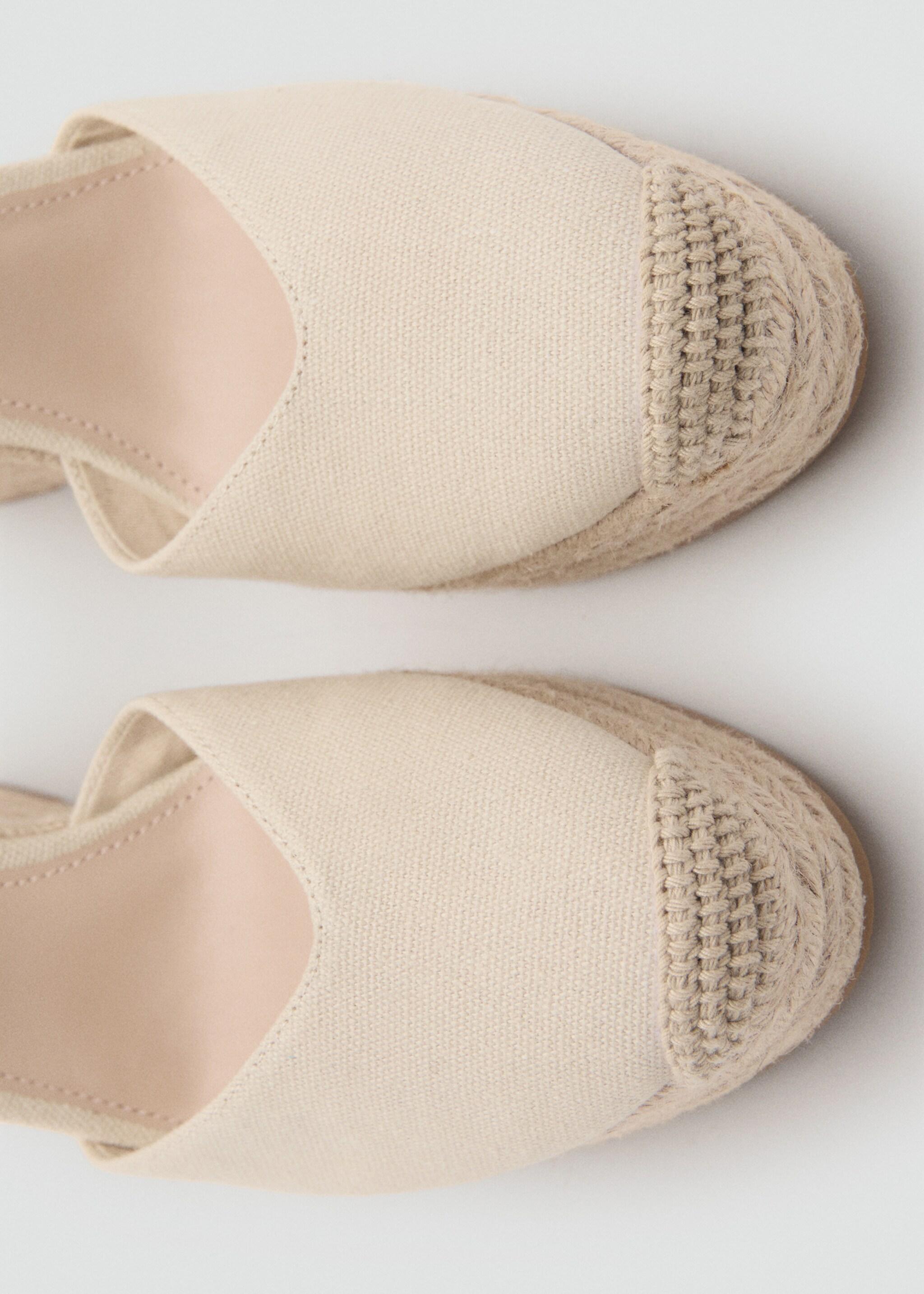 Chaussure à talon compensé avec bride combinée - Détail de l'article 2, Sable. Ref: 27074767-00.