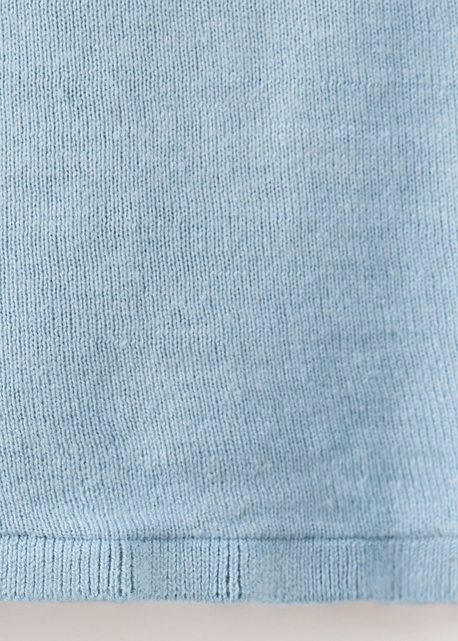 Svetr s výstřihem bez ramínek - Detail zboží 0