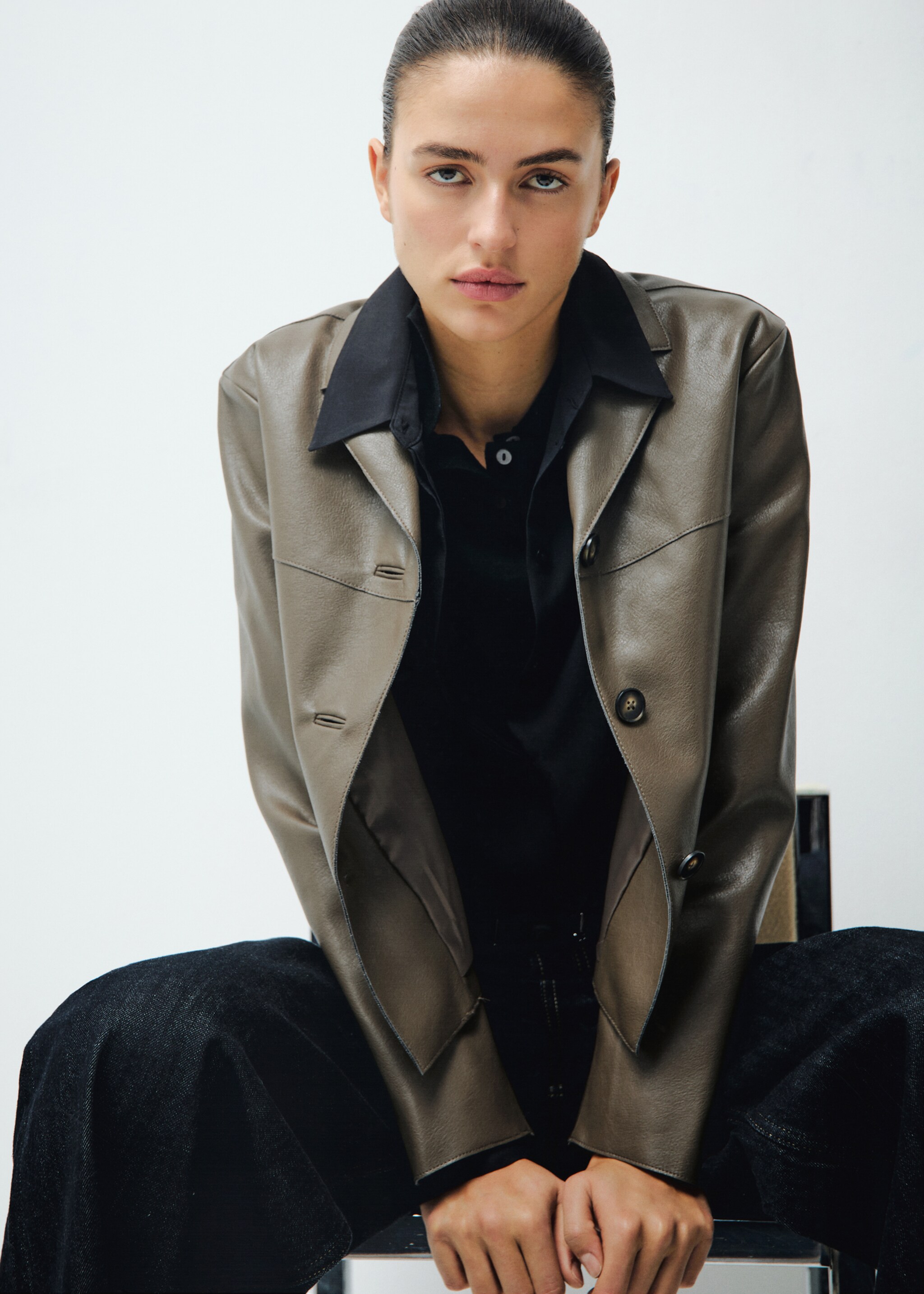 Faux-leather jacket with pockets - Details of the article 2, Olive Green. Ref: 27074780-00.