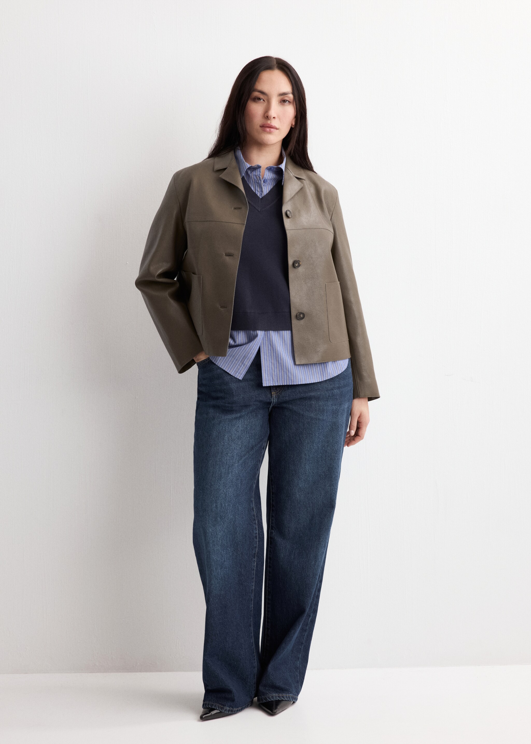 Faux-leather jacket with pockets - Details of the article 3, Olive Green. Ref: 27074780-00.