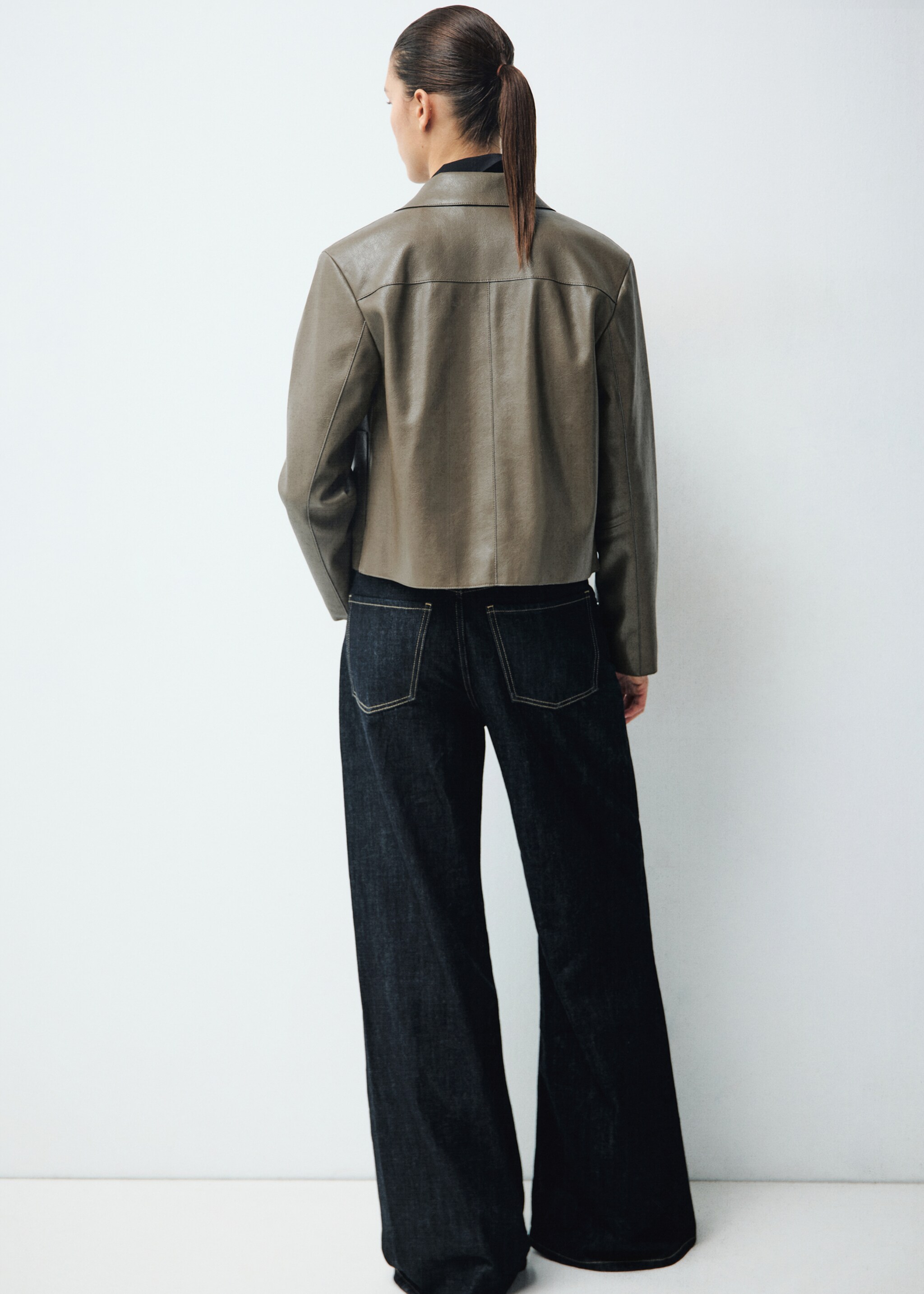 Faux-leather jacket with pockets - Reverse of the article, Olive Green. Ref: 27074780-00.