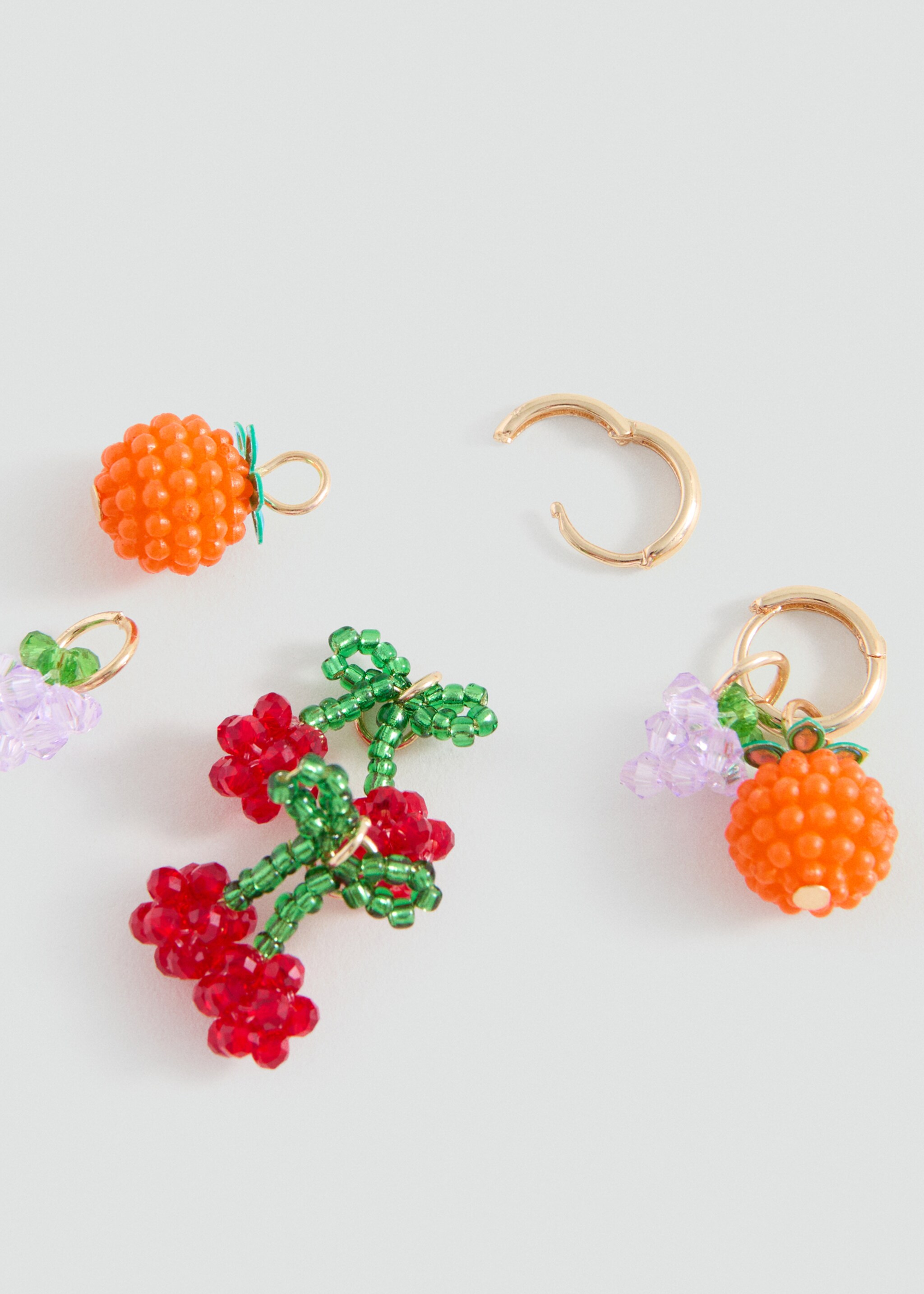 Lot 3 paires de boucles d’oreilles - Plan moyen, Or. Ref: 27074786-00.