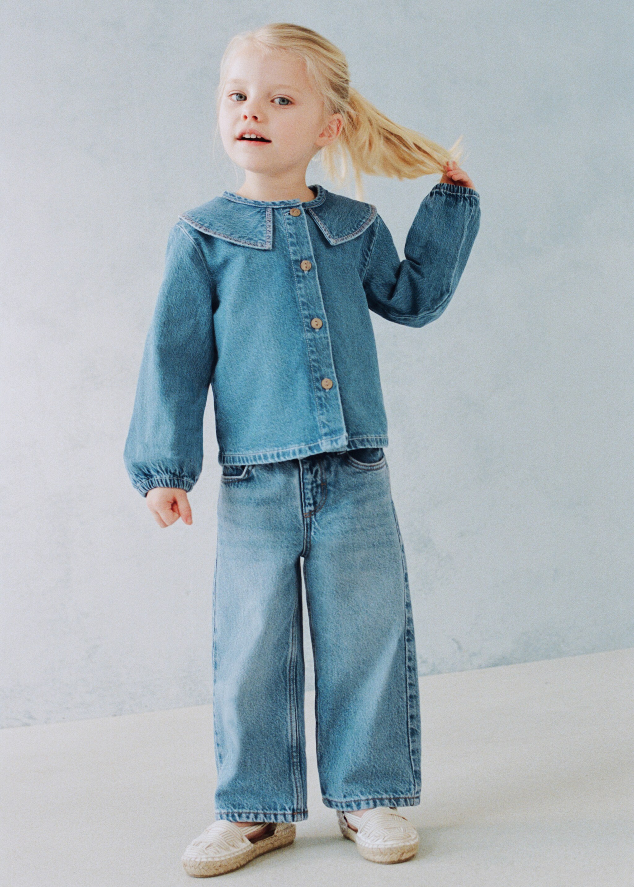 Denim blouse with a babydoll collar - Details of the article 5, Medium Blue. Ref: 27075157-00.
