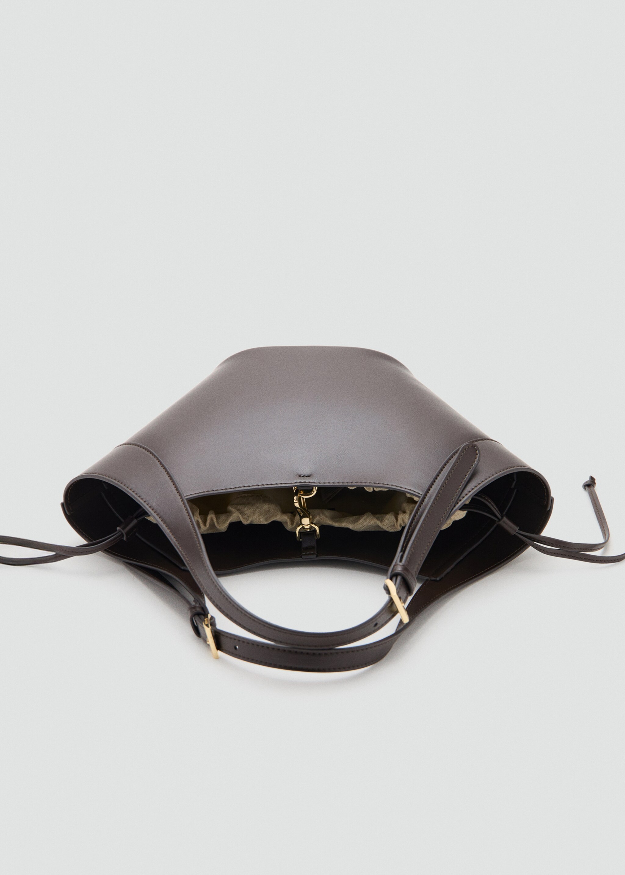 Double handle handbag with buckles - Details of the article 3, Chocolate. Ref: 27075159-00.