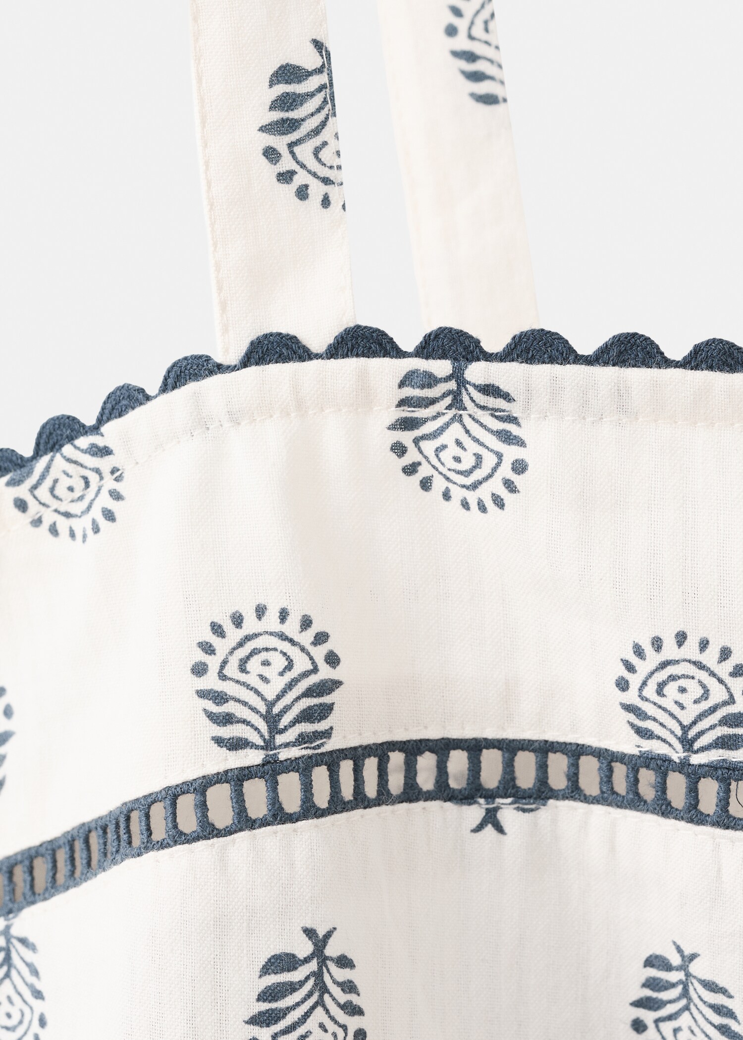 Printed short pyjamas - Details of the article 8