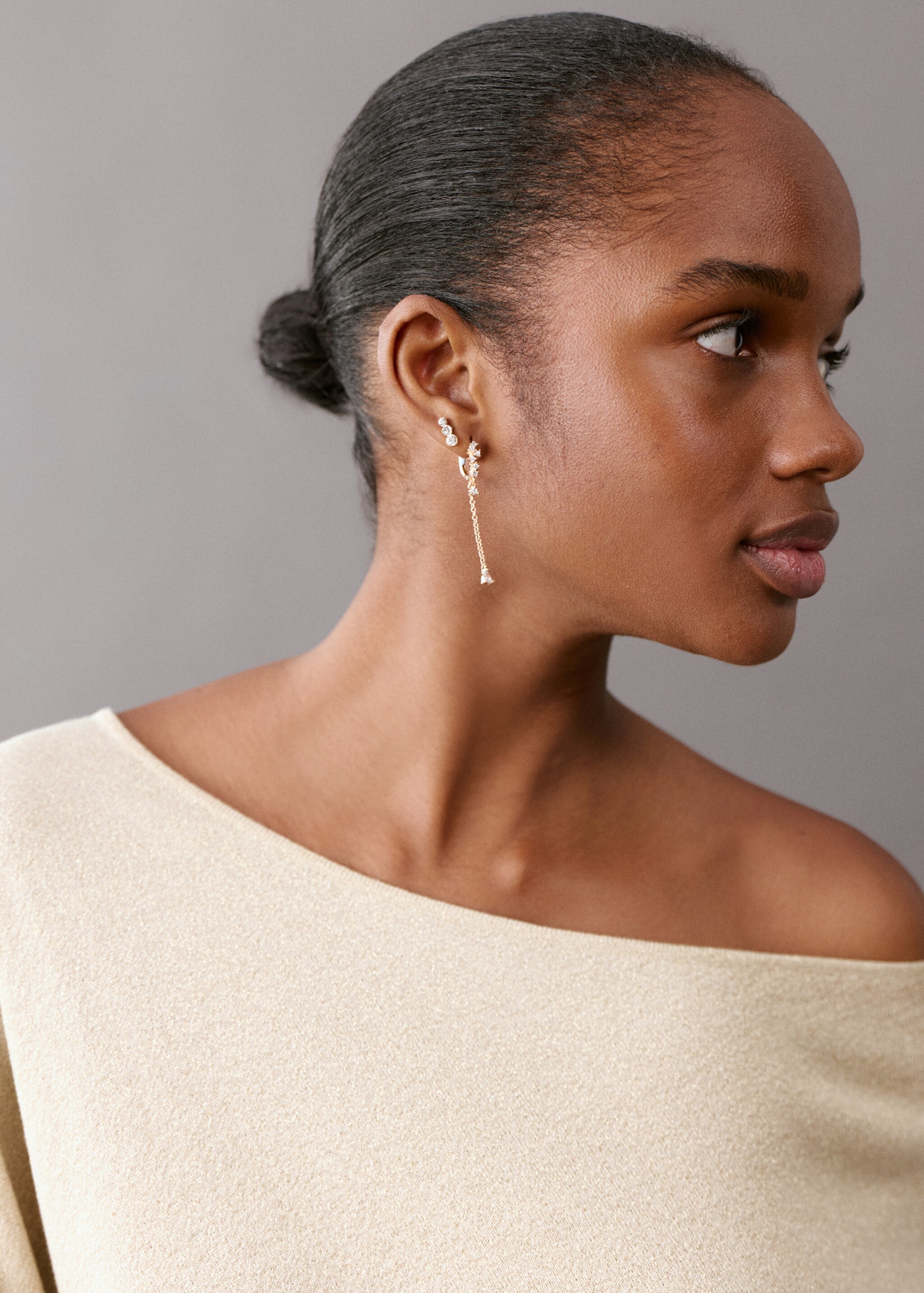 Asymmetrisches Strick-Cape - Detail des Artikels 1, Gold. Ref: 27075812-00.