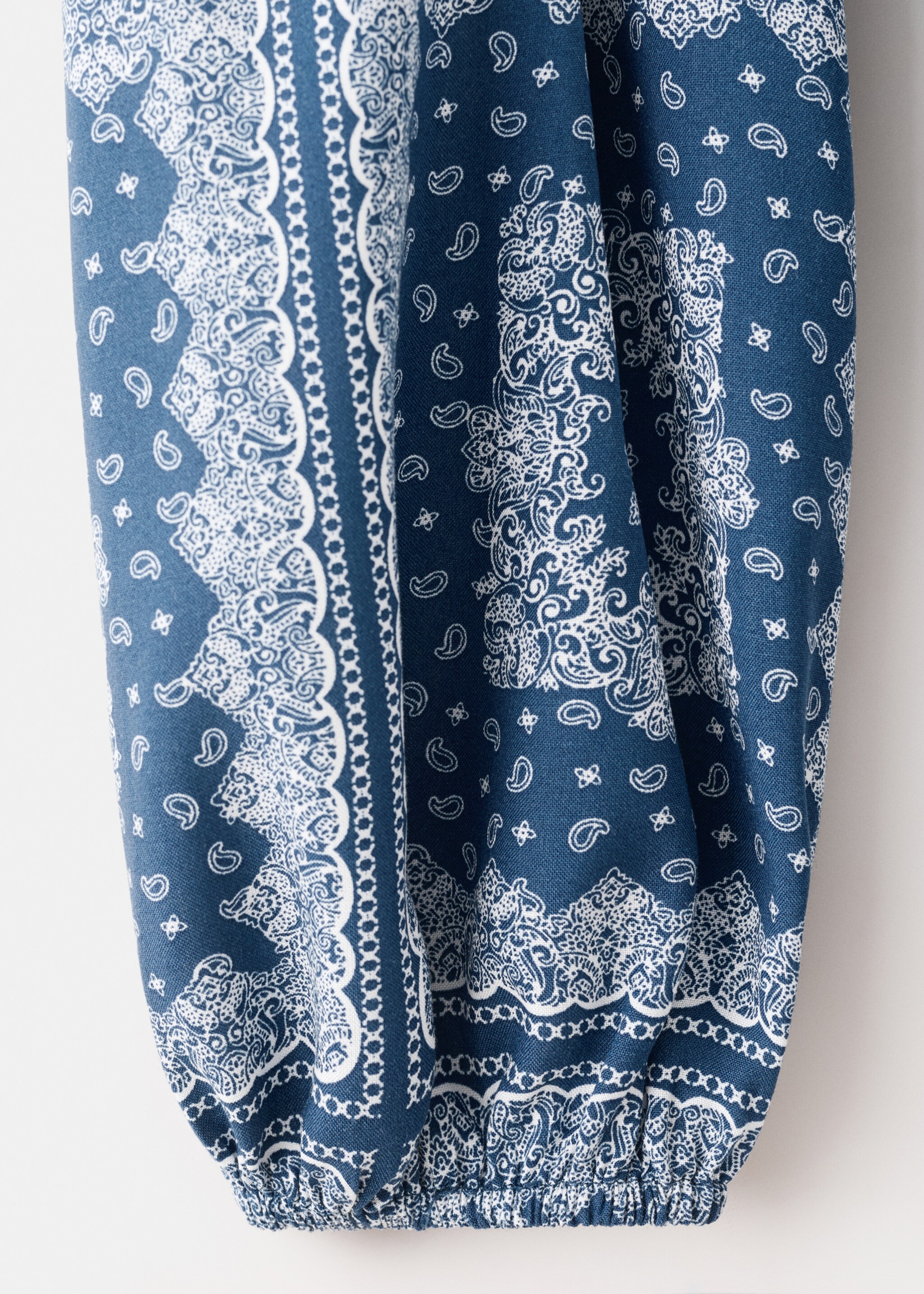 Printed dress with cut-out - Details of the article 8, Navy. Ref: 27075815-00.