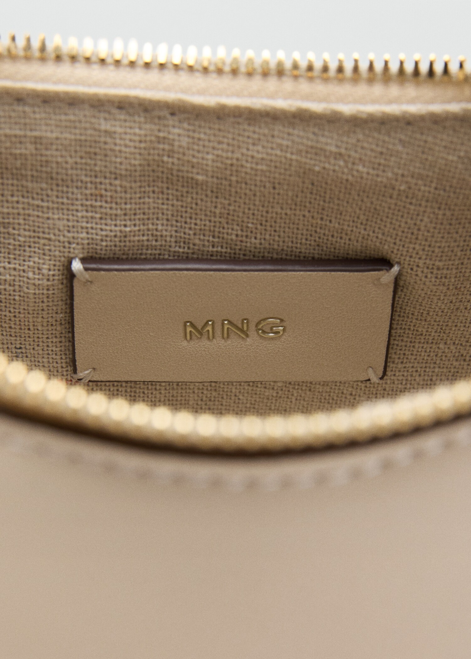 Oval shoulder bag - Details of the article 2