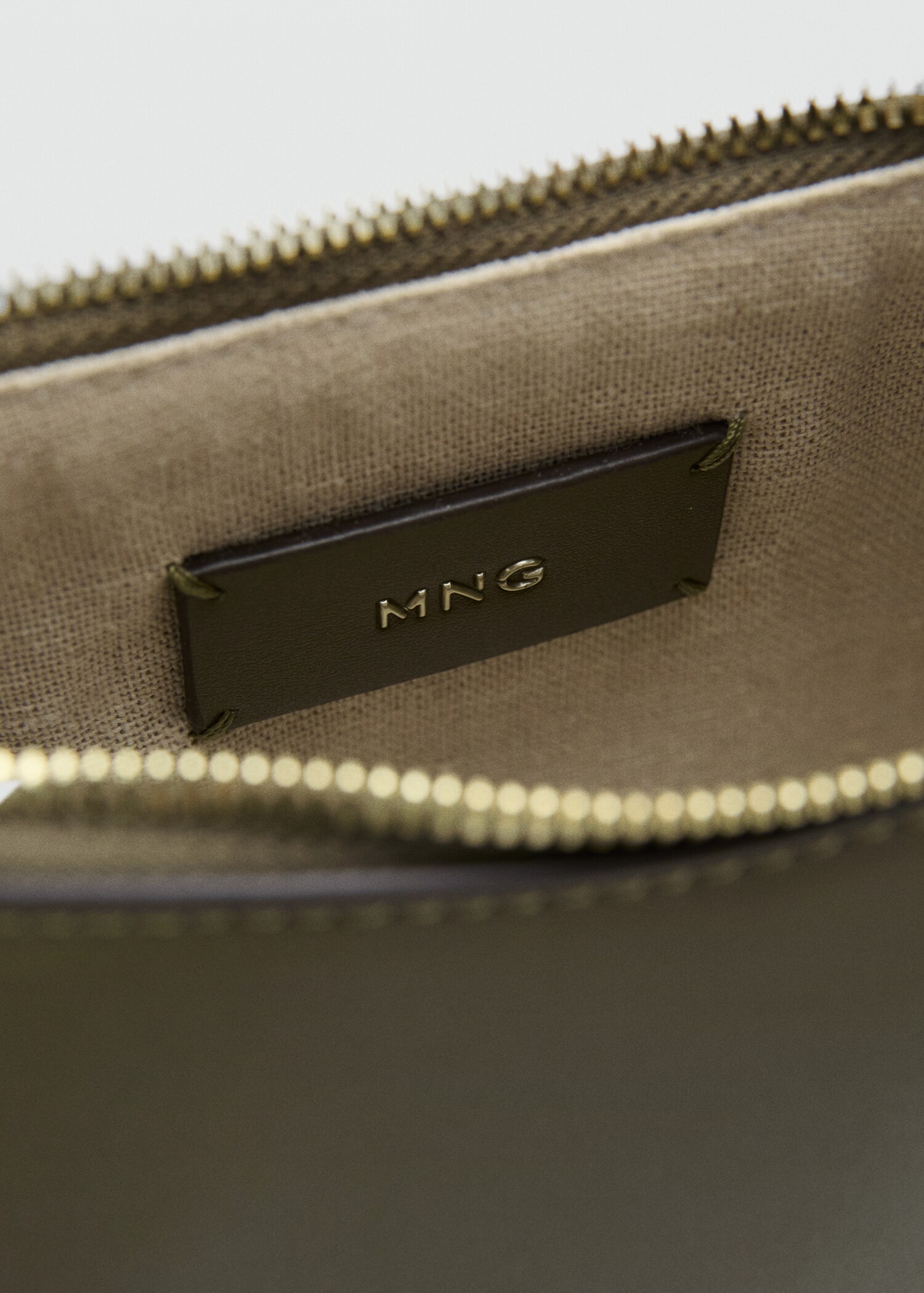 Oval shoulder bag - Details of the article 2