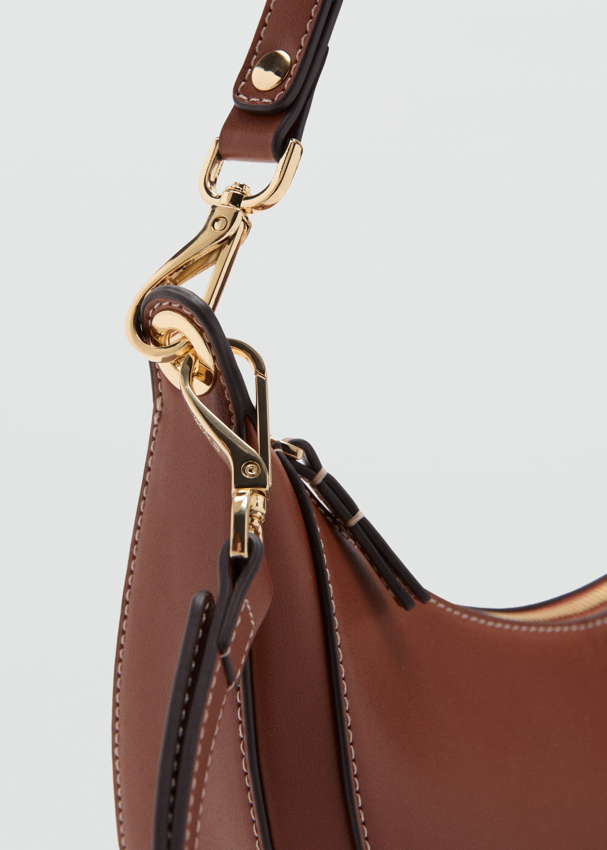 Oval shoulder bag - Details of the article 1, Leather. Ref: 27075817-00.
