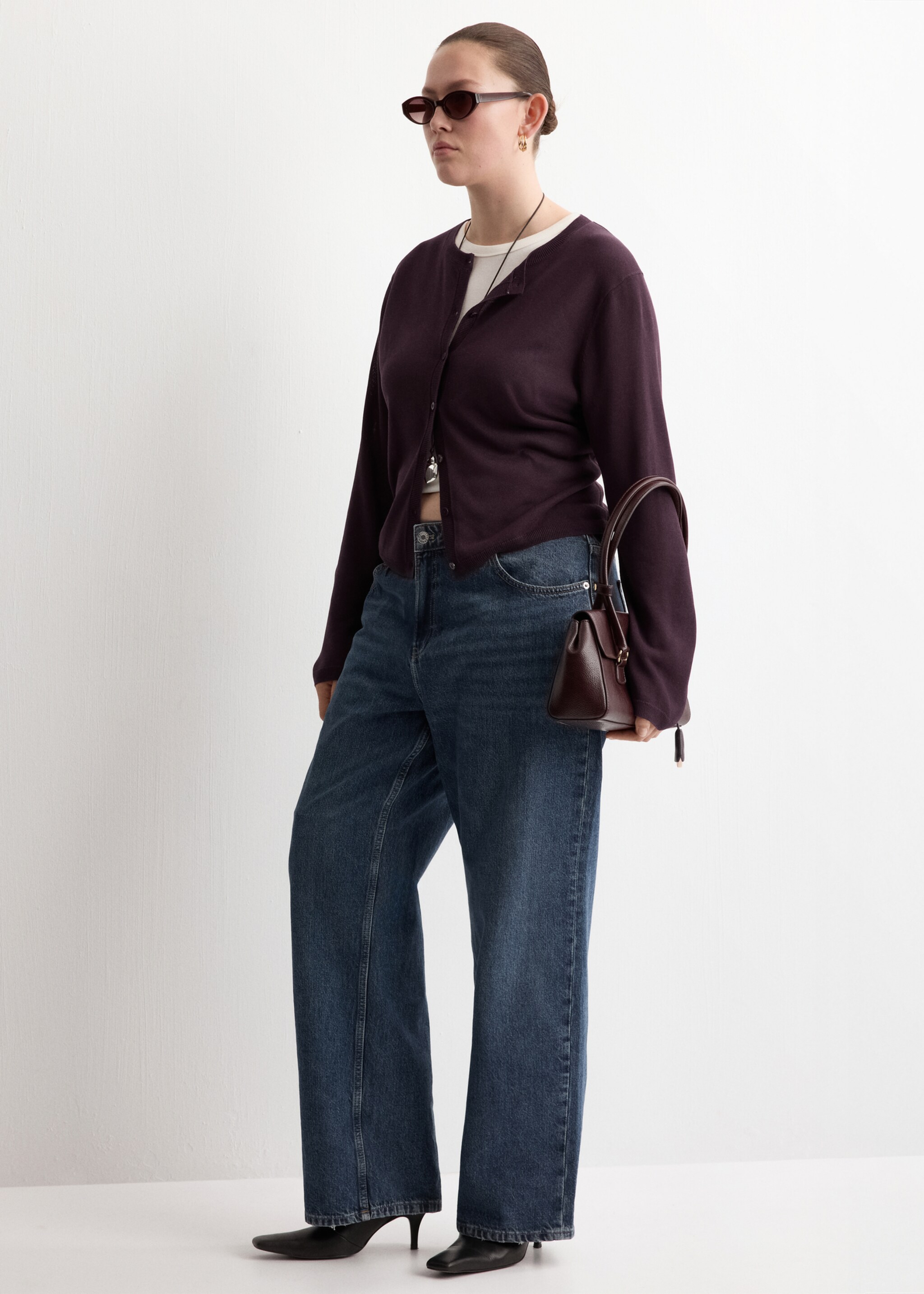 Fine-knit straight-fit cardigan - Details of the article 3, Wine. Ref: 27075819-00.