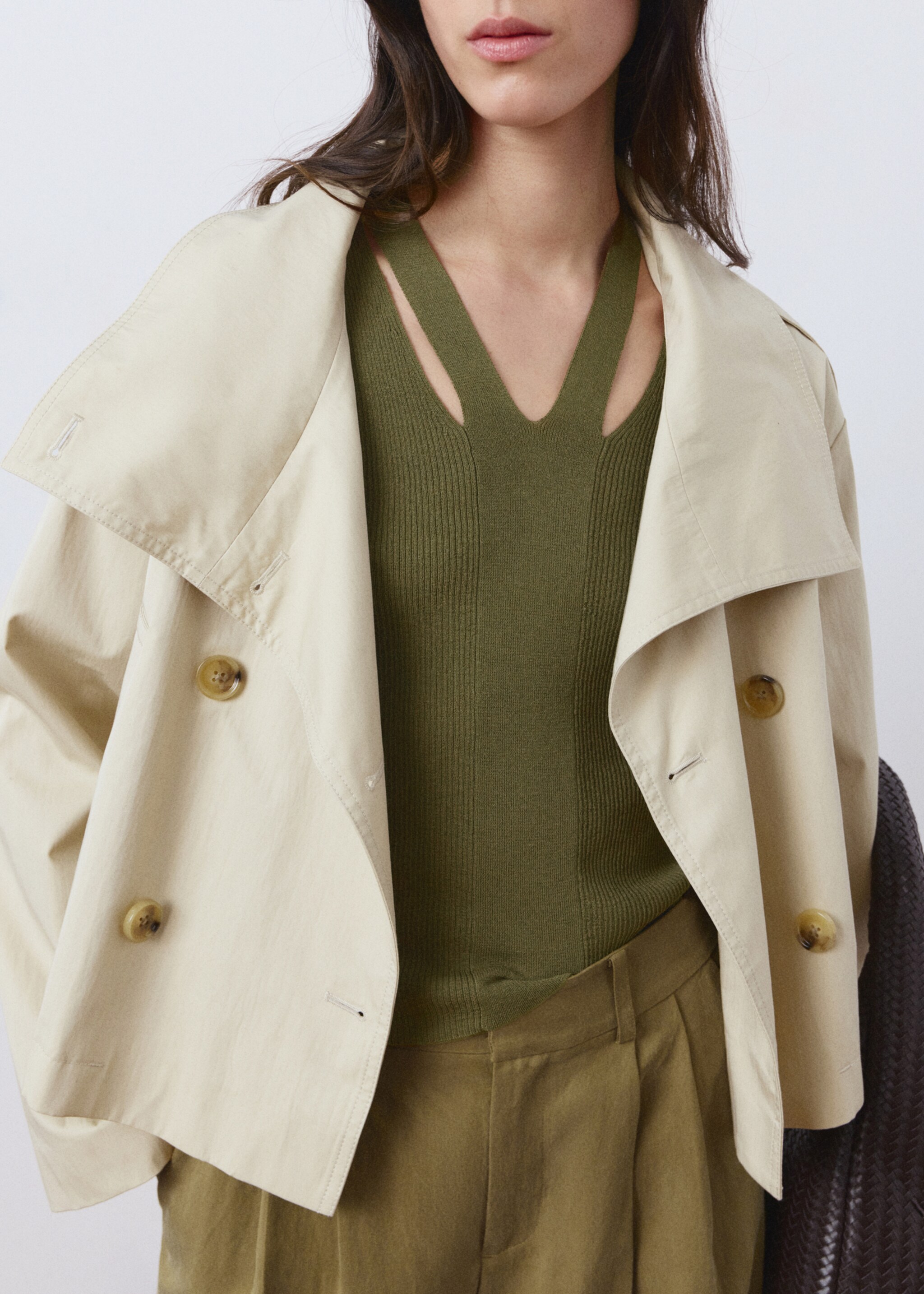 Fine knit top combined neckline - Details of the article 6, Khaki. Ref: 27075823-00.